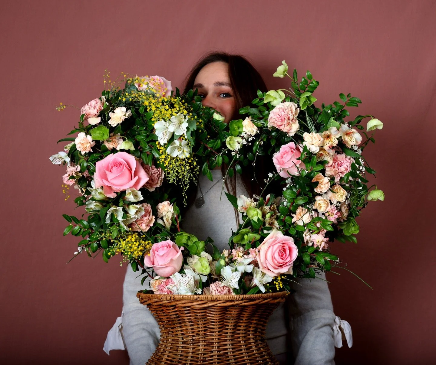 Valentine&rsquo;s Day collection is live 💘
www.riverdaughterfloral.com 
Can&rsquo;t wait to play Cupid for you 💝
.
.
.
#floraldesign #valentinesday #valentinesdayflowers #michiganflorist #detroitflorist