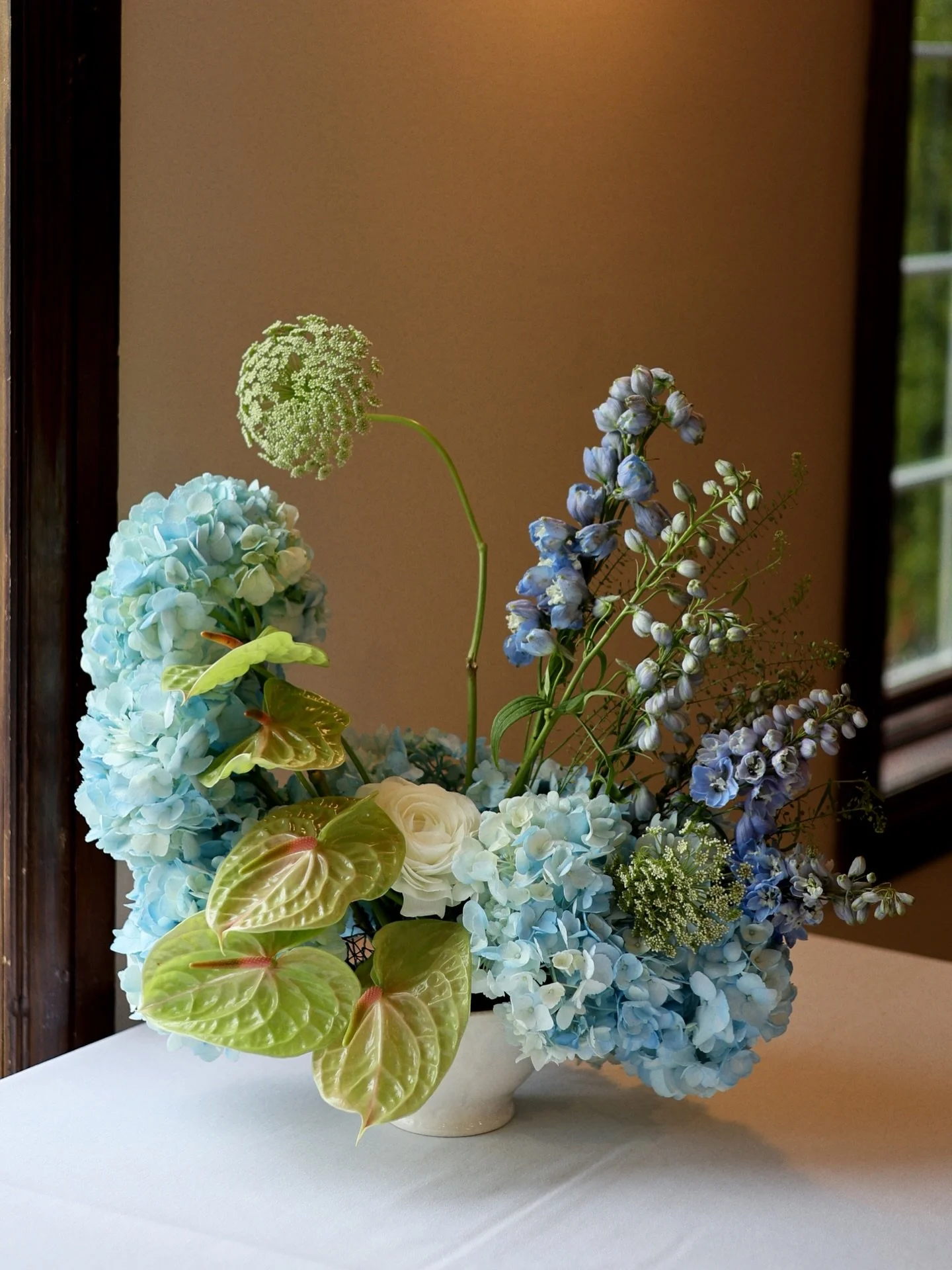 Can&rsquo;t believe it&rsquo;s already been a year since this beautiful baby shower! Still one of my favorite sculptural arrangements to date 💙