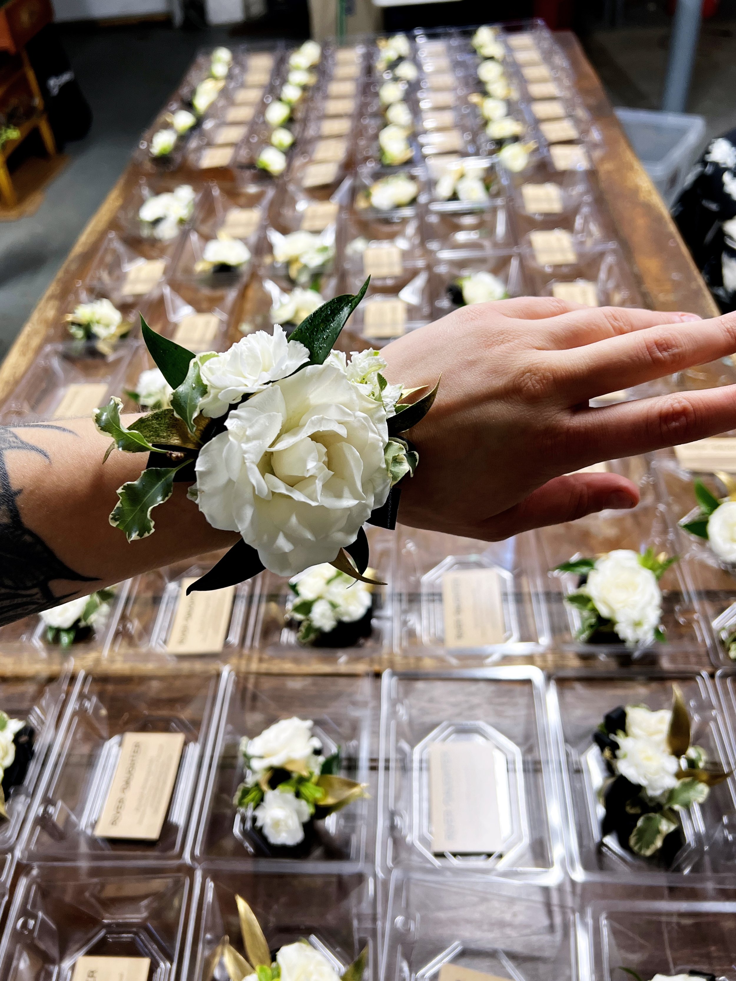 Back in early April I had the honor of making boutonni&egrave;res and corsages for the @rocares_foundation Cool Kids Gala! ✨🪩 This gala was a beautiful prom style evening @thewarmemorial for children with special needs, giving them a place to feel c