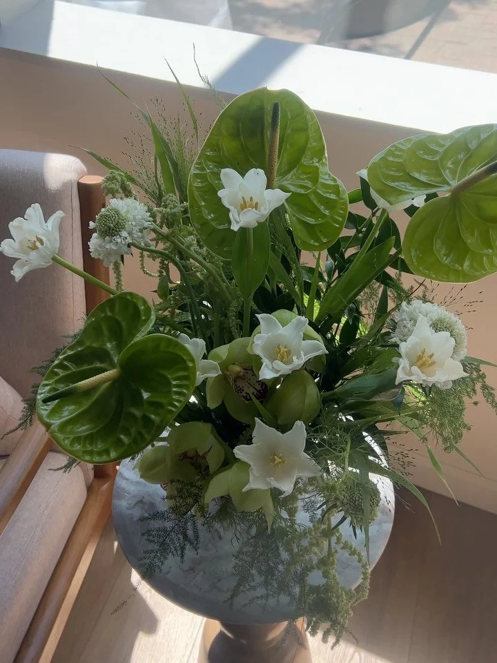 Some cuties from @thepilatesroom.detroit grand opening 💚✨🤩🫶👯&zwj;♀️ 

#floraldesign #michiganeventflorals