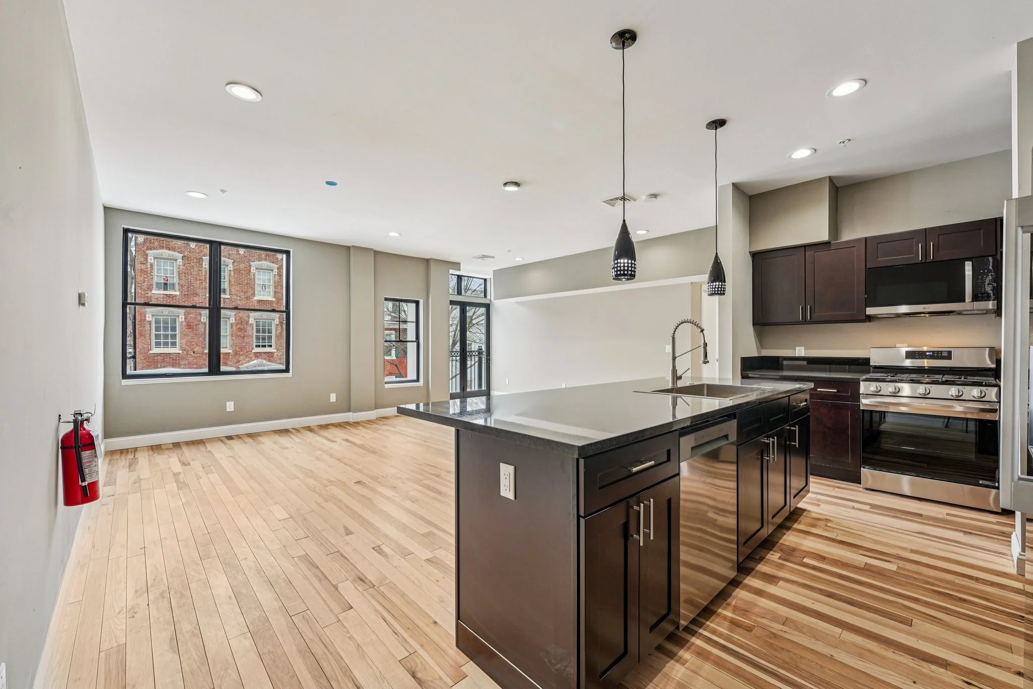 61-web-or-mls-40 S 6th St Unit 2H-S2801-006.jpg