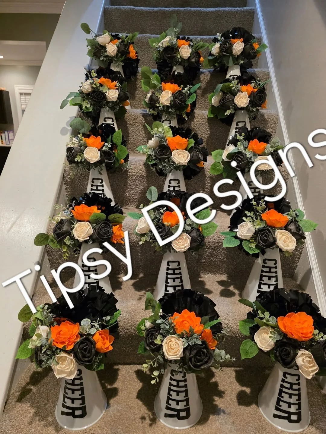 Off to UPS, thanks to my madre for the help today to get orders dropped off! Working on the next order now! 🥰🥰