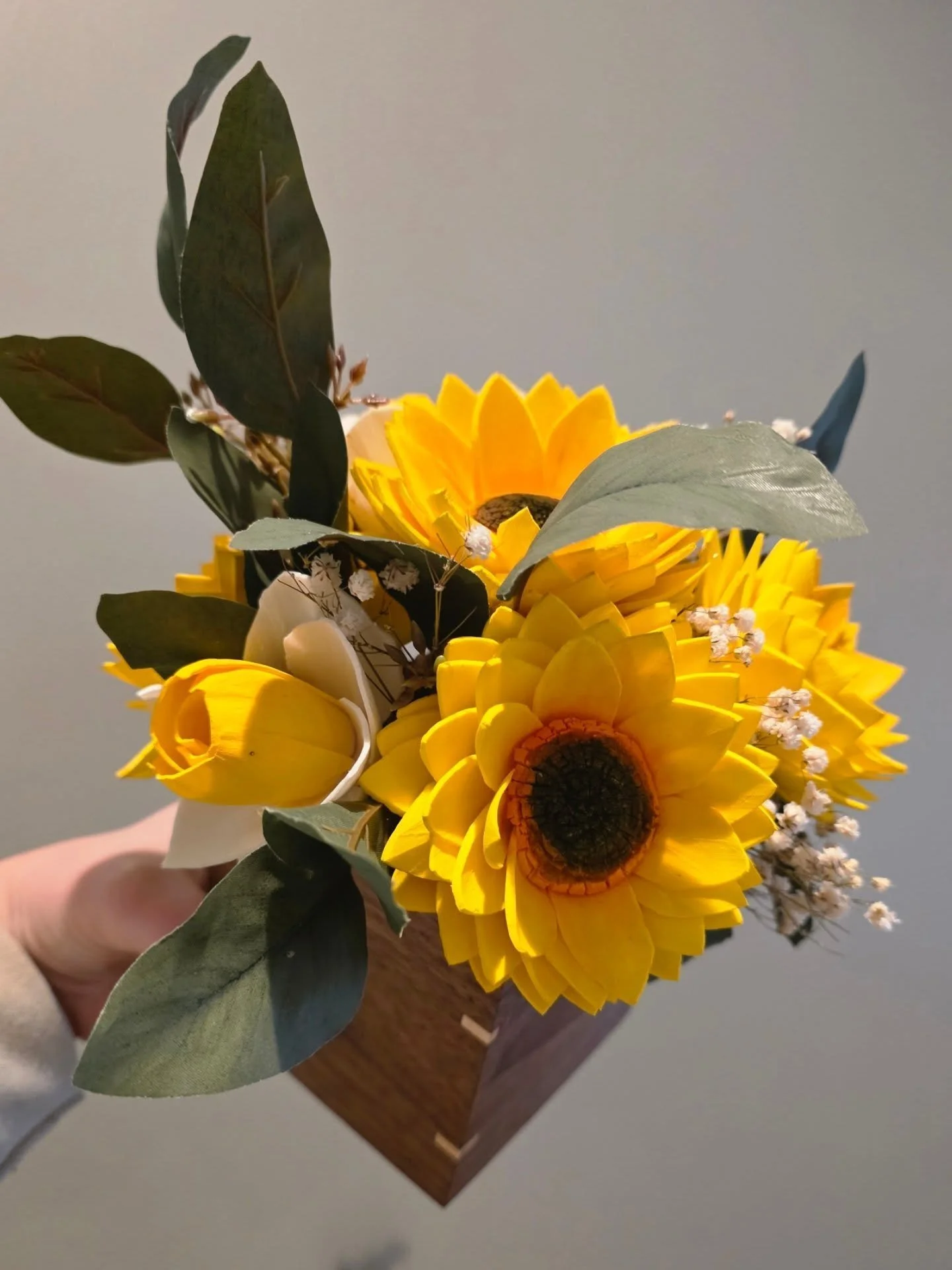 The first Black Walnut Box 😍

I shared a video the other day of all of them but this is the first with an arrangement! Thank you to my husband's beautiful craftsmanship, this came together perfectly. I love the handpainted wood sunflowers and daffod