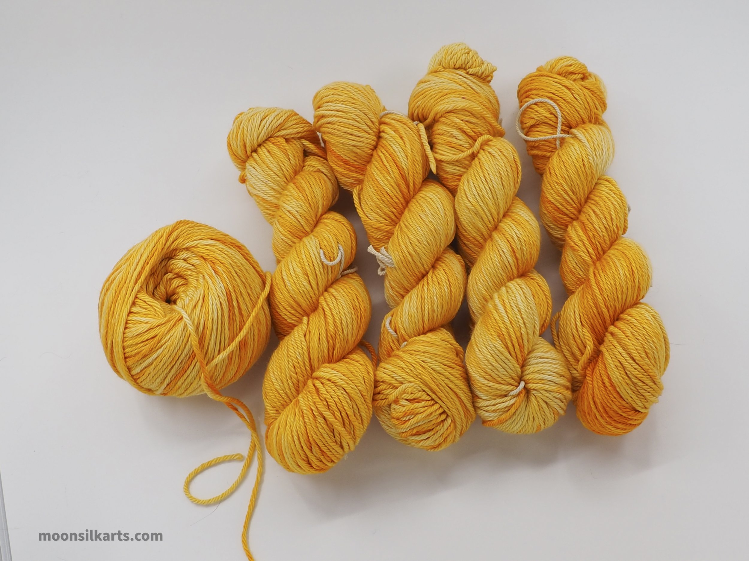 Golden Slumbers - Lustre Glow Worsted
