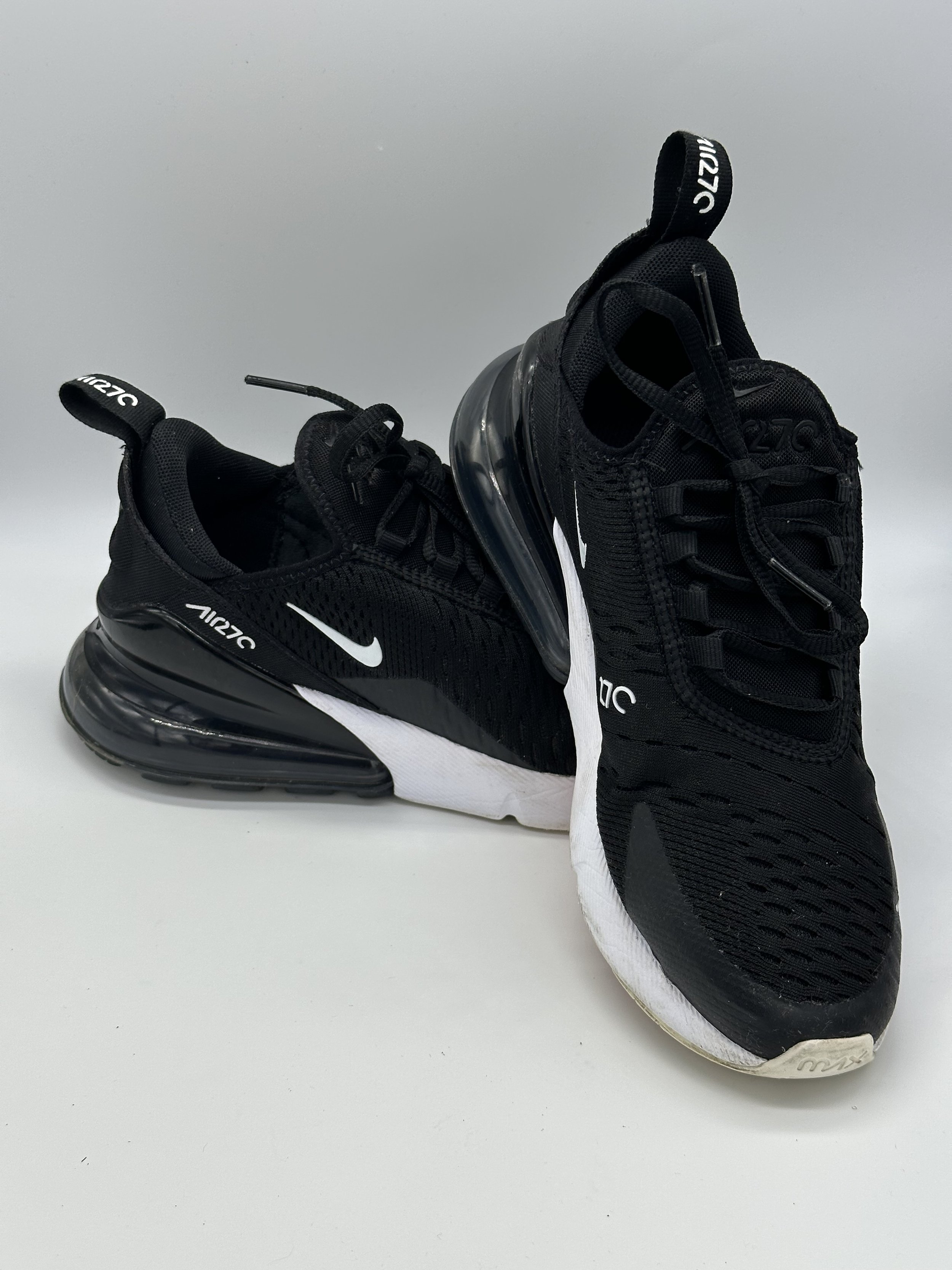 Nike Air Max 270 black/white size 4Y