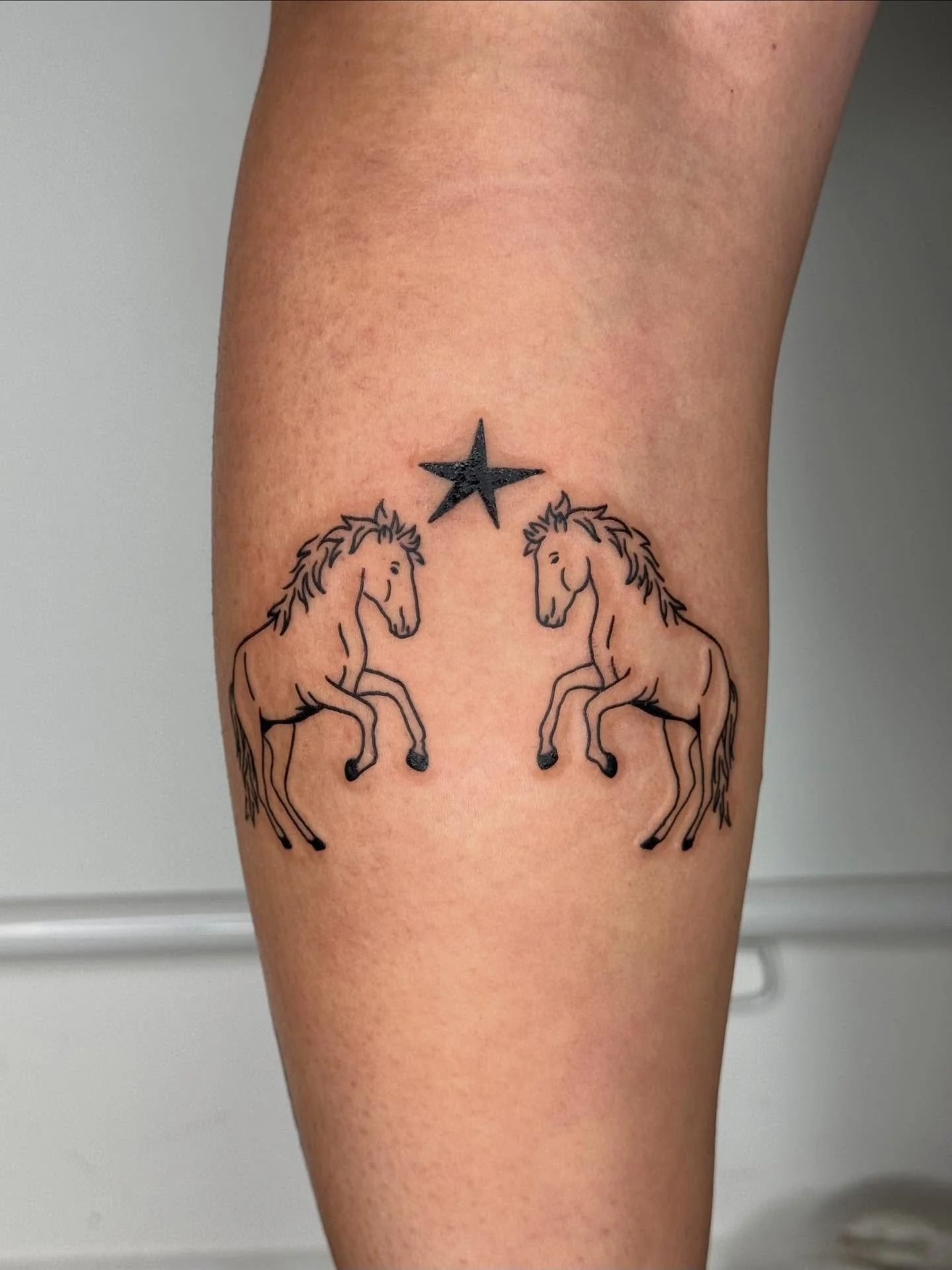 What do yall know about a mf horse tattoo 🐴
.
.
.
.
#losangelestattoo #losangelestattooartist #latattooartist #latattoo #sandiegotattooartist #sandiegotattoo #austintattooartist #atxtattoo #horsetattoo
