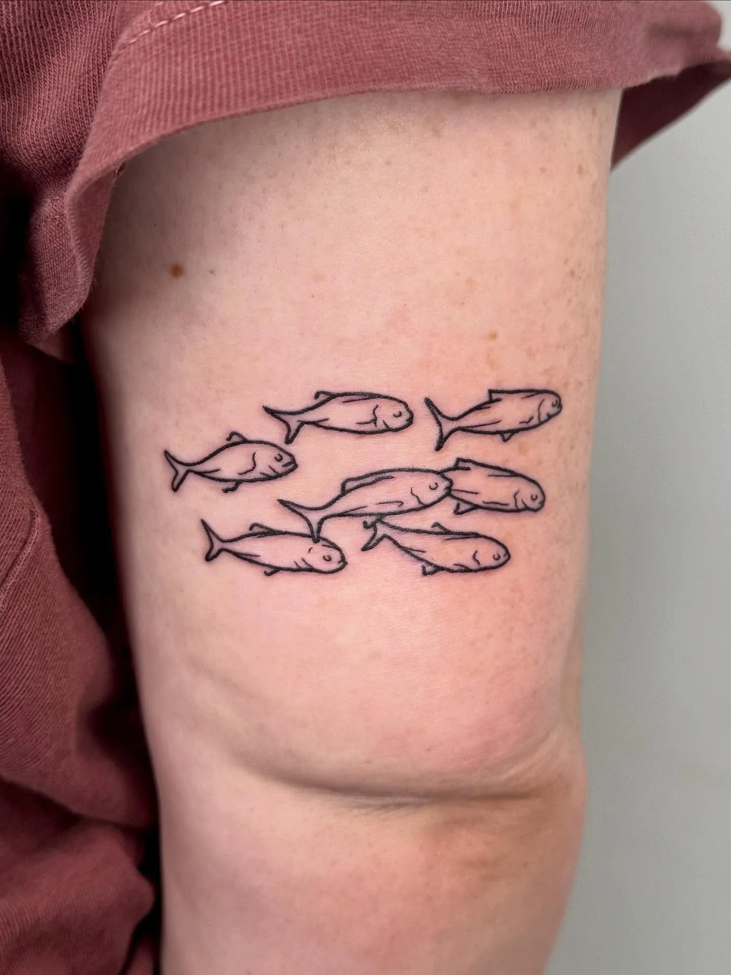 Feesh two ways 𓆝 𓆟 𓆞𓆝 𓆟 
.
.
.
.
#losangelestattoo #losangelestattooartist #latattoo #latattooartist #sandiegotattoo #sandiegotattooartist #austintattoo #atxtattoo #fishtattoo #illustrativetattoo