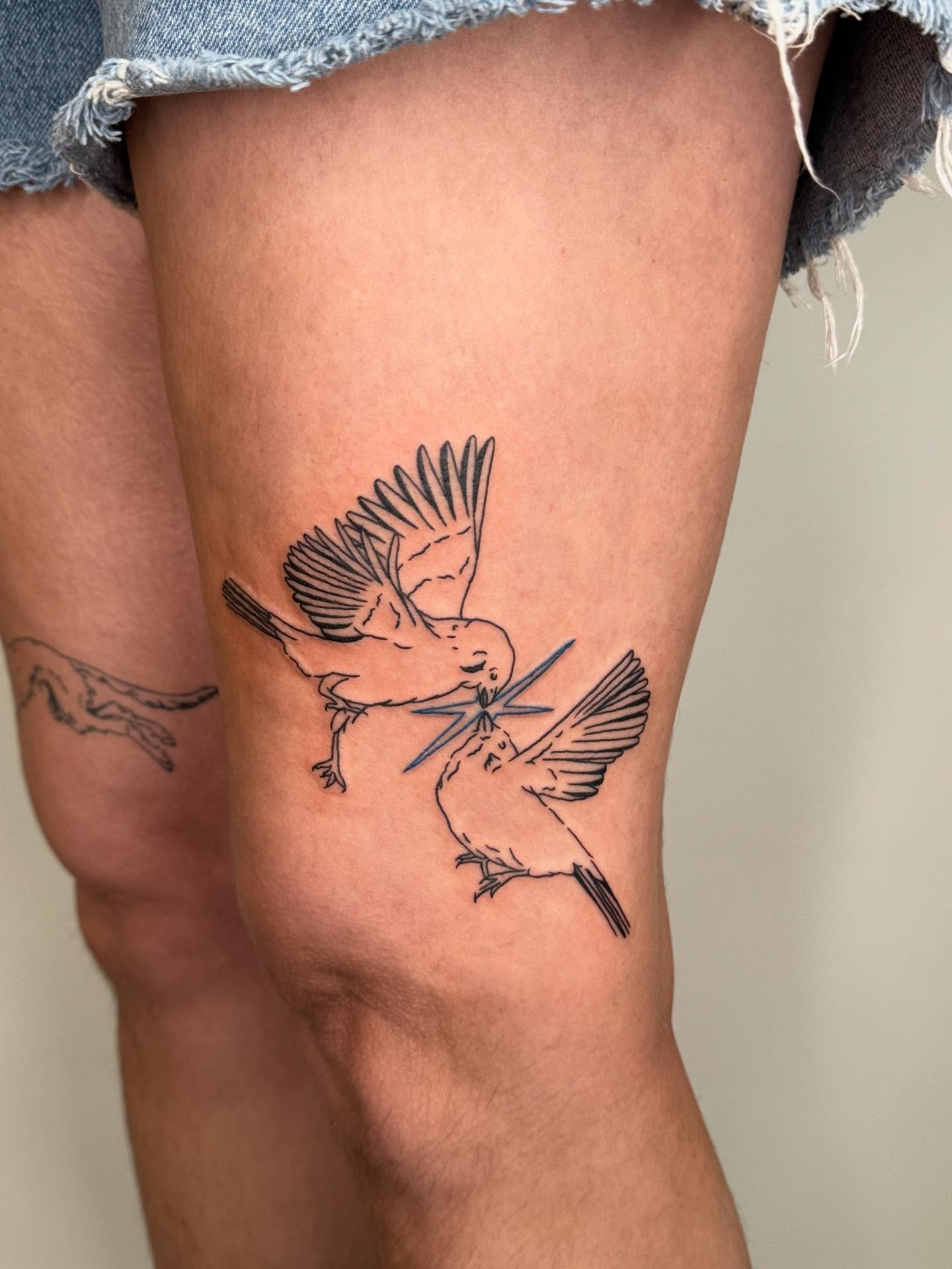 Would you guys believe me if I told you that Ciera napped while I tattooed these birbs on her yes or no