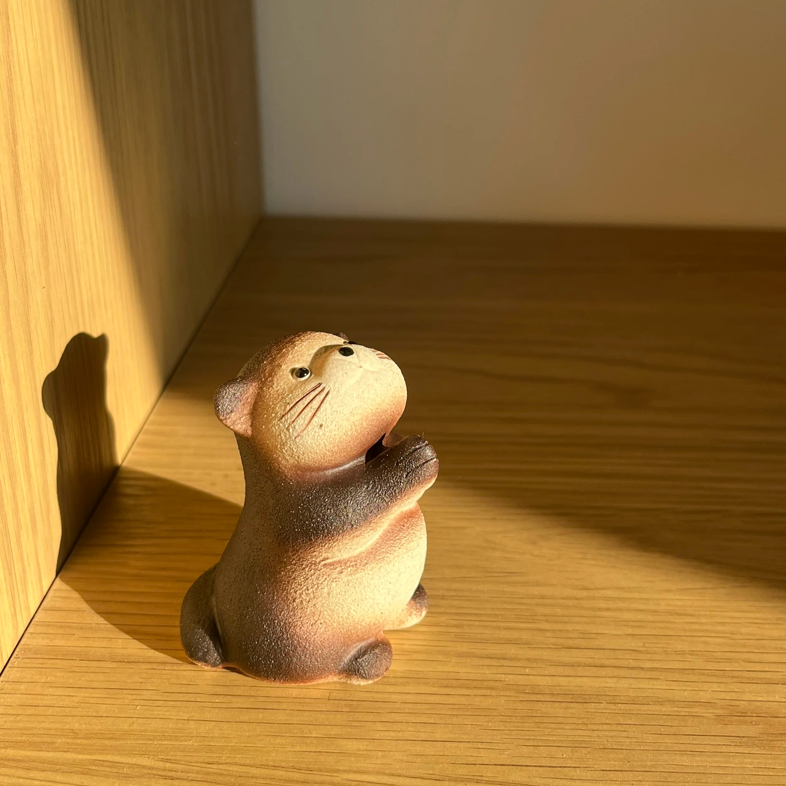 Tea Pet - Begging Otter