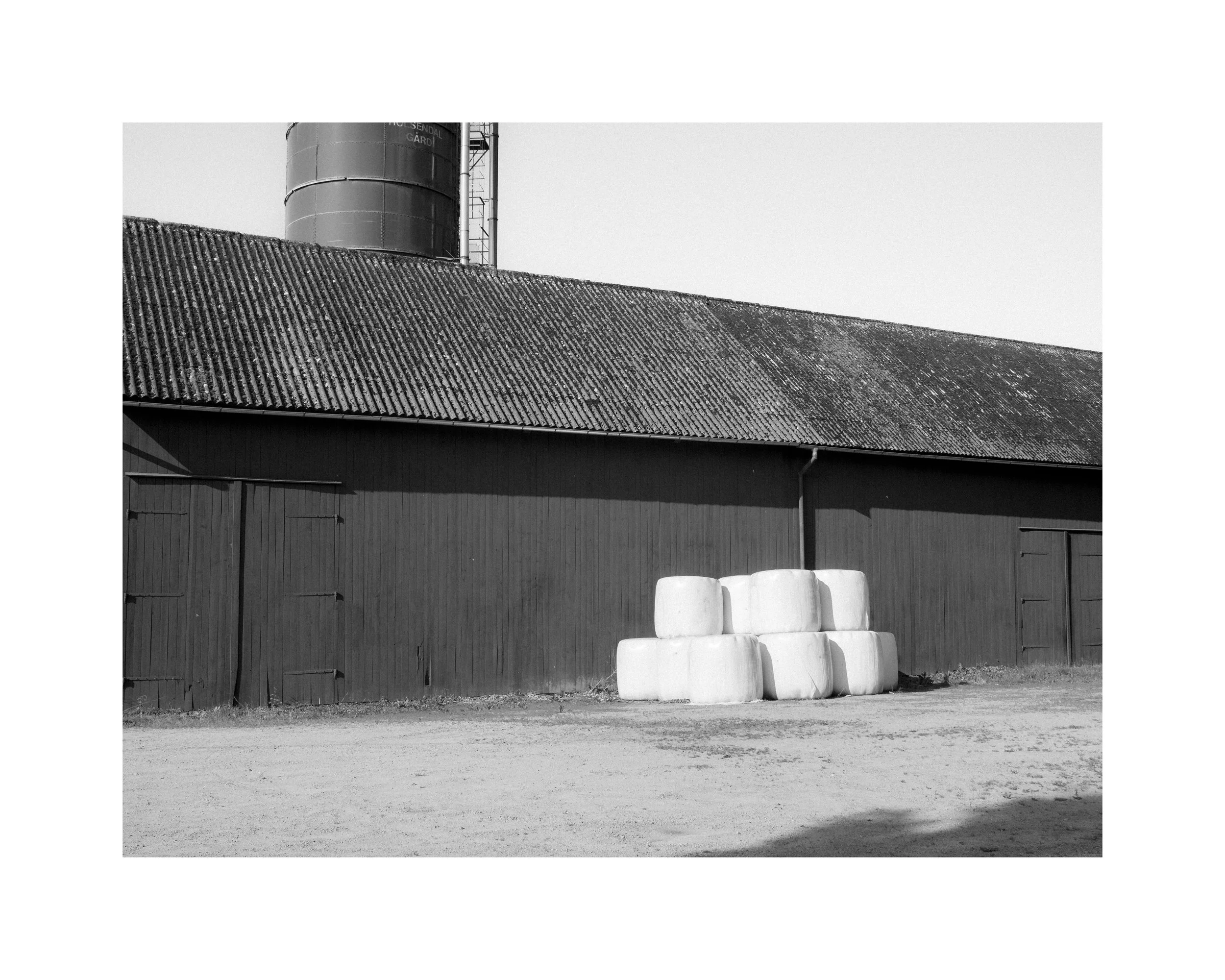Vid väggen / By the Wall – From the Exhibition "Mellanrummet" (The Spaces in Between)