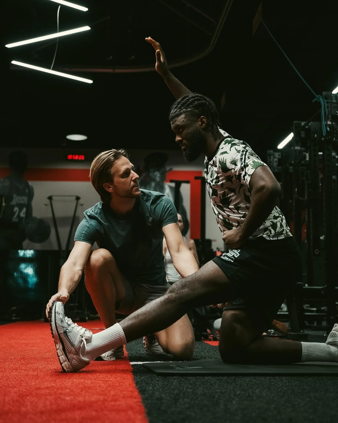 ACL REHAB @moffigram_ 💪
 &laquo;&nbsp;Your wound is probably not your fault, but your healing is your responsability&nbsp;&raquo;  Thanks again @ogcnice for your trust.
Thanks @symmetry_fitness for having us in your amazing facility.  Thanks @rbdire