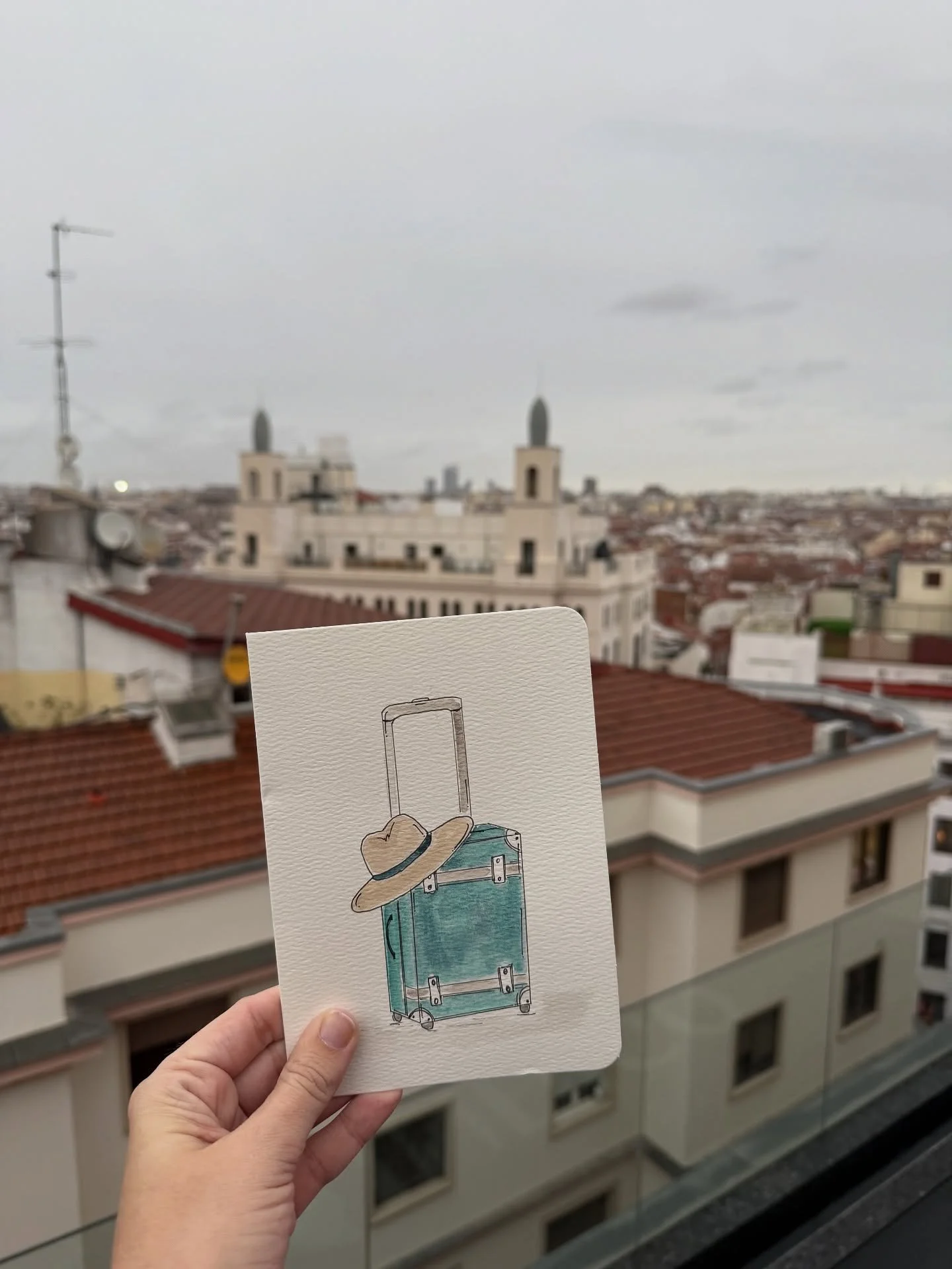 Hola from Madrid! 🇪🇸 I had the most magical time working in Spain the last week. Infinitely blessed to live this life, and find creative inspiration from all over the world 💌📬