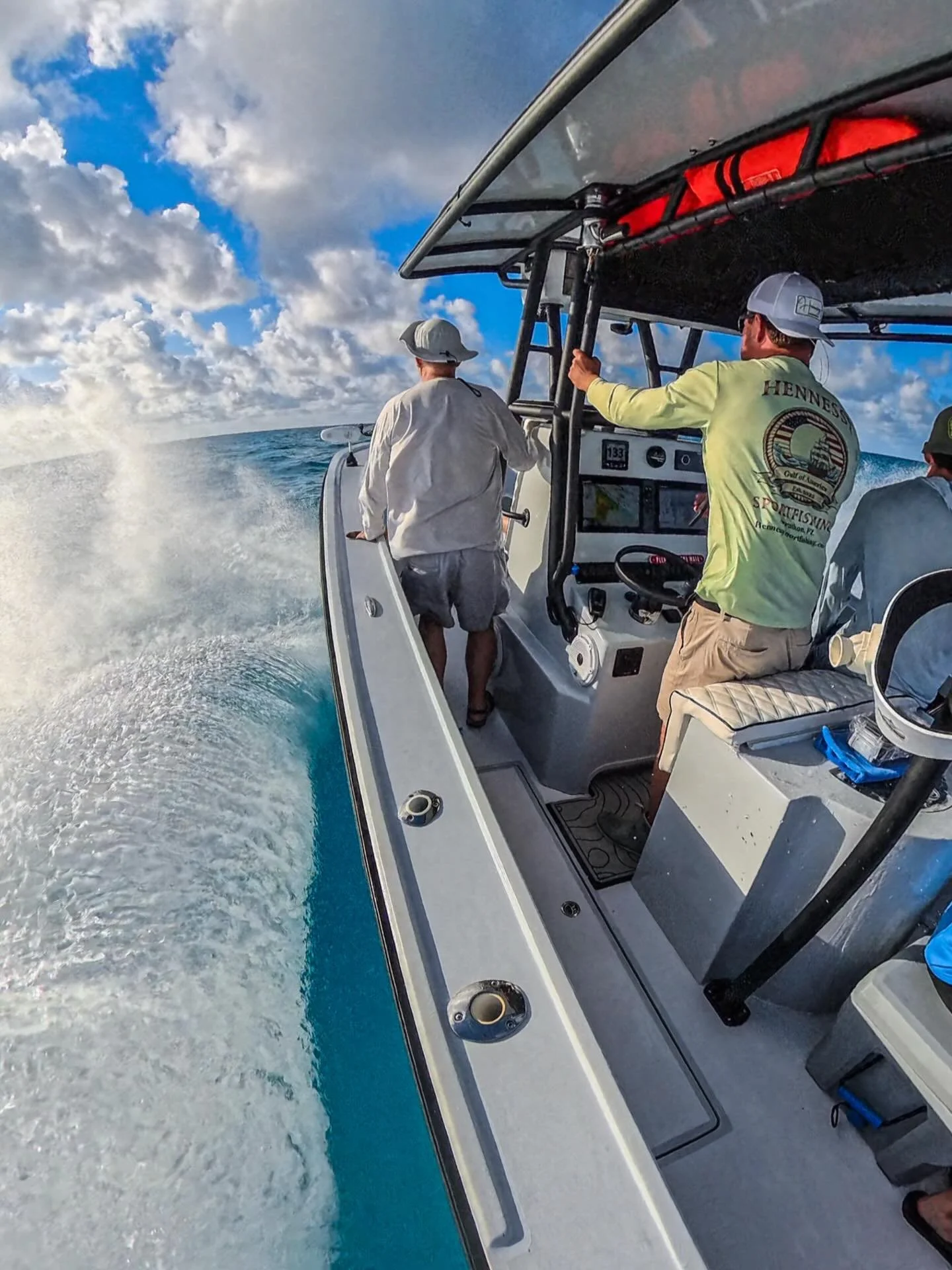 Meanwhile in South Florida&hellip; 🌴 Sunshine, blue water, and no snow in sight. Stay warm, our northern friends &mdash; or better yet, come join us 😎
Use promo code BOOKJAN26 to book a last minute January charter and save $75.  Trade the cold for 