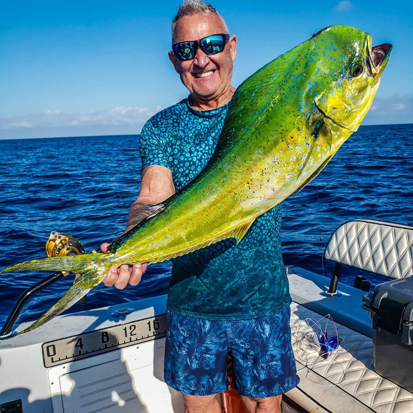 I got Summer on my mind... and mahi on the line. 🎶 ☀️
This is what offshore dreams look like 🎣 Big fish, blue water, and unforgettable days on the ocean. Summer dates are starting to book - message now to lock in your trip! 
📍 Marathon, Florida Ke