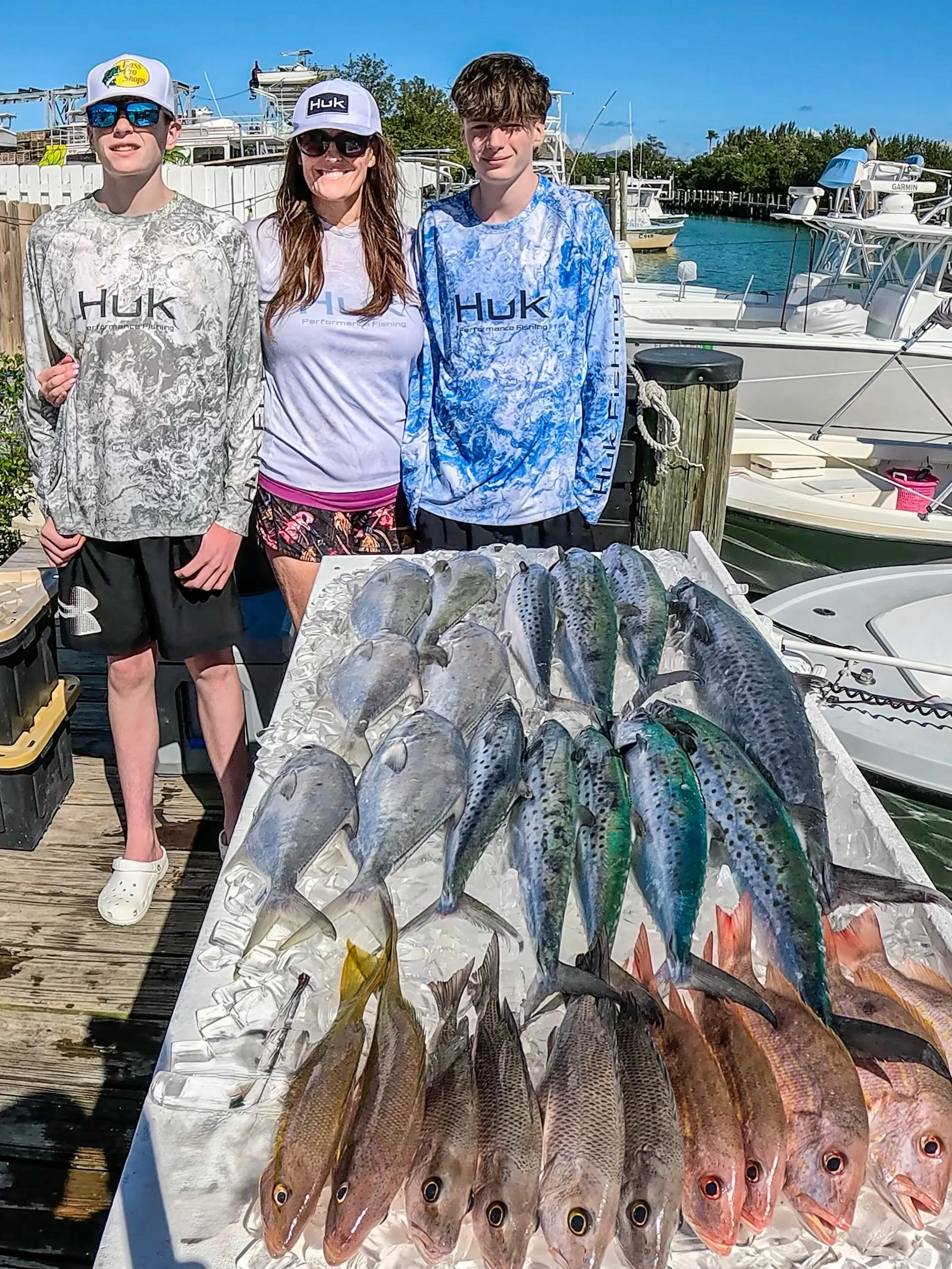 Quick 4-hour reef &amp; wreck trip! 🎣🔥 If you&rsquo;re looking to fill the cooler and bend rods, this is the trip for you! 🐟💪🌊
📍Marathon, Florida Keys 🌴
www.hennessysportfishing.com

#FloridaKeysFishing #ReefFishing #WreckFishing #SnapperFishi