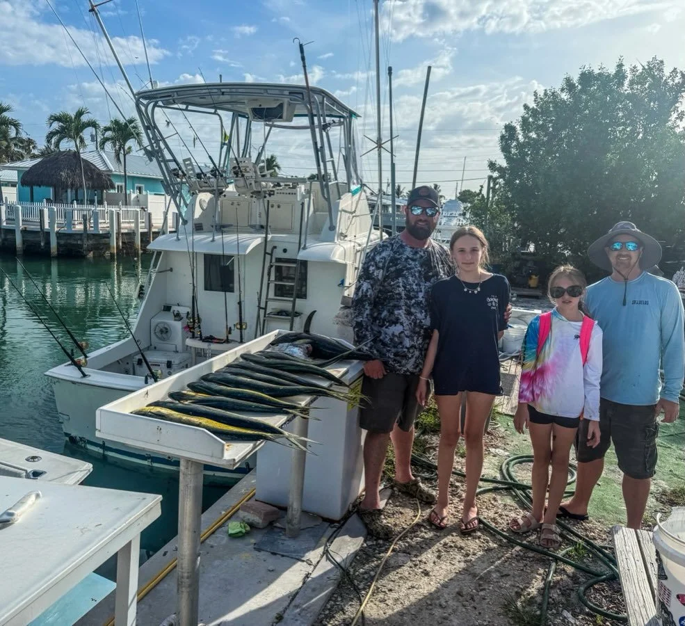 Another fantastic day on the water with a great family! 🎣
Plenty of mahi and some nice tunas hit the deck. We lost a few blackfins to the sharks, but the day was capped off with a wild ride from a feisty blue marlin!
Come fish with us! ☀️🐟

📍Marat