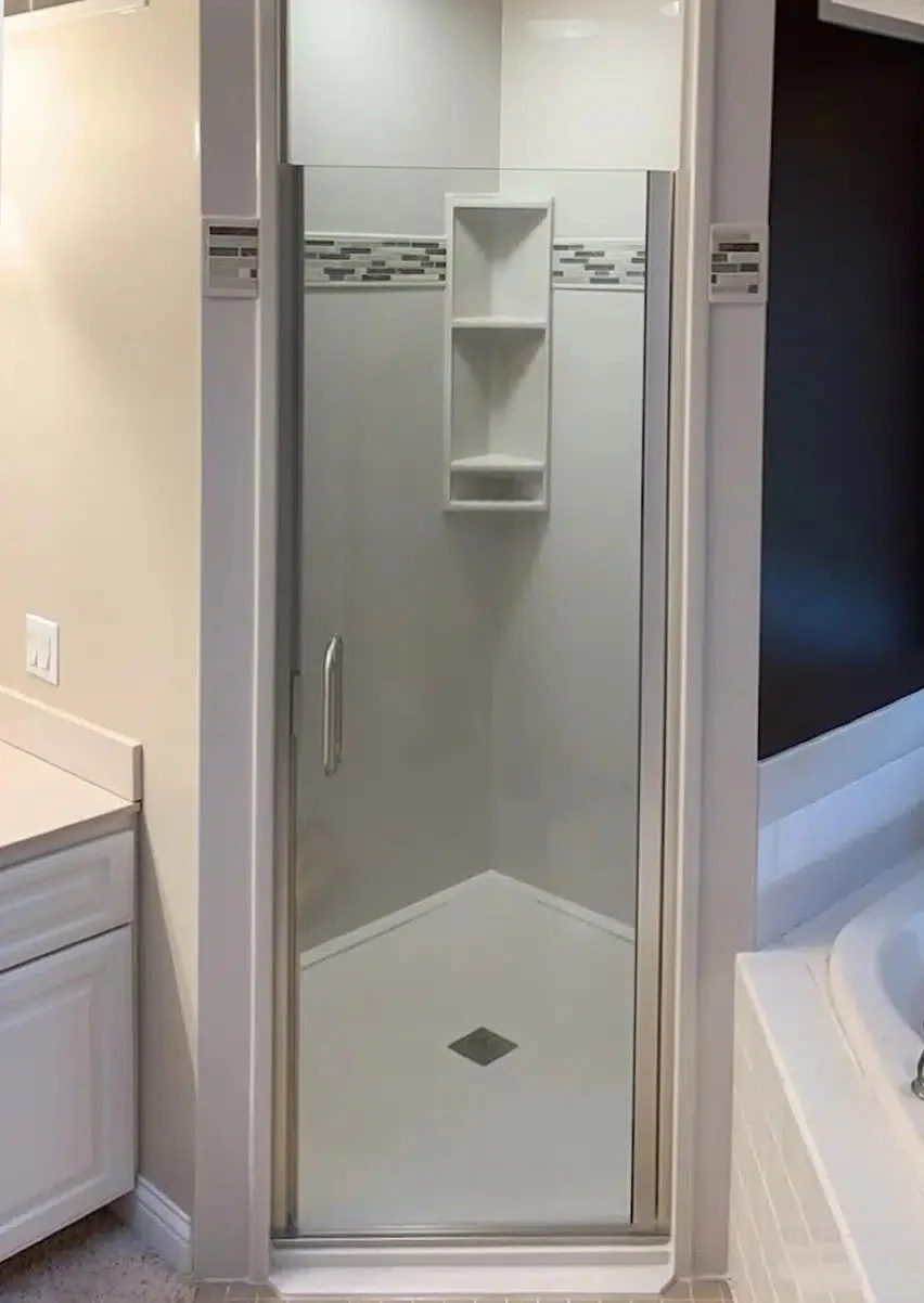 OW_ShowerDoorSingleHinged_Main.jpeg