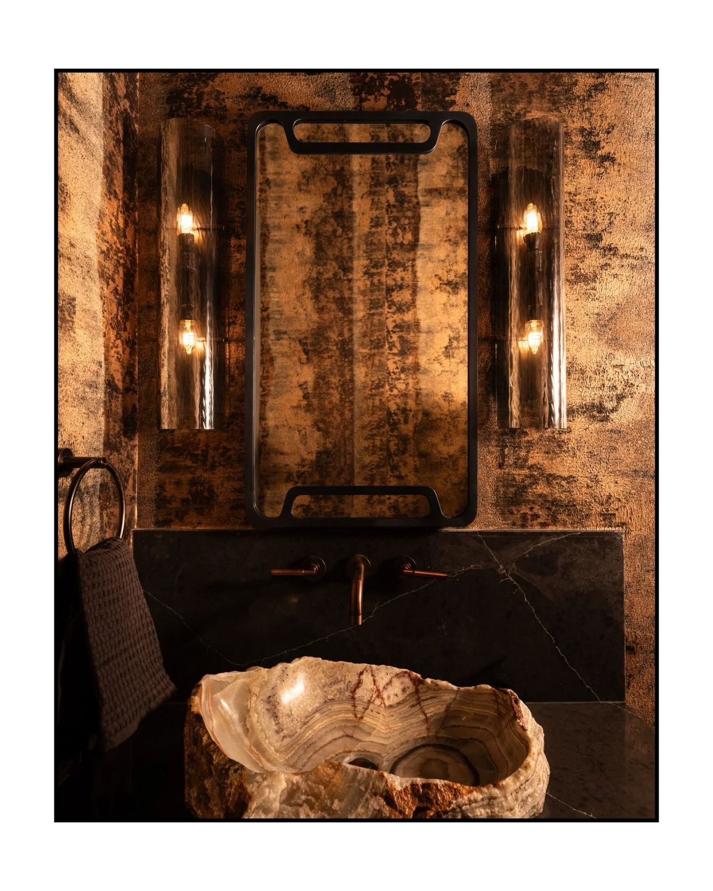 Natural light shows a space.
Controlled light sets a scene.

Recently shot this bathroom with  @sharedtreasuresdesign and I had the opportunity to play around with the lighting. As you watch the video in the second slide, you can see how different th