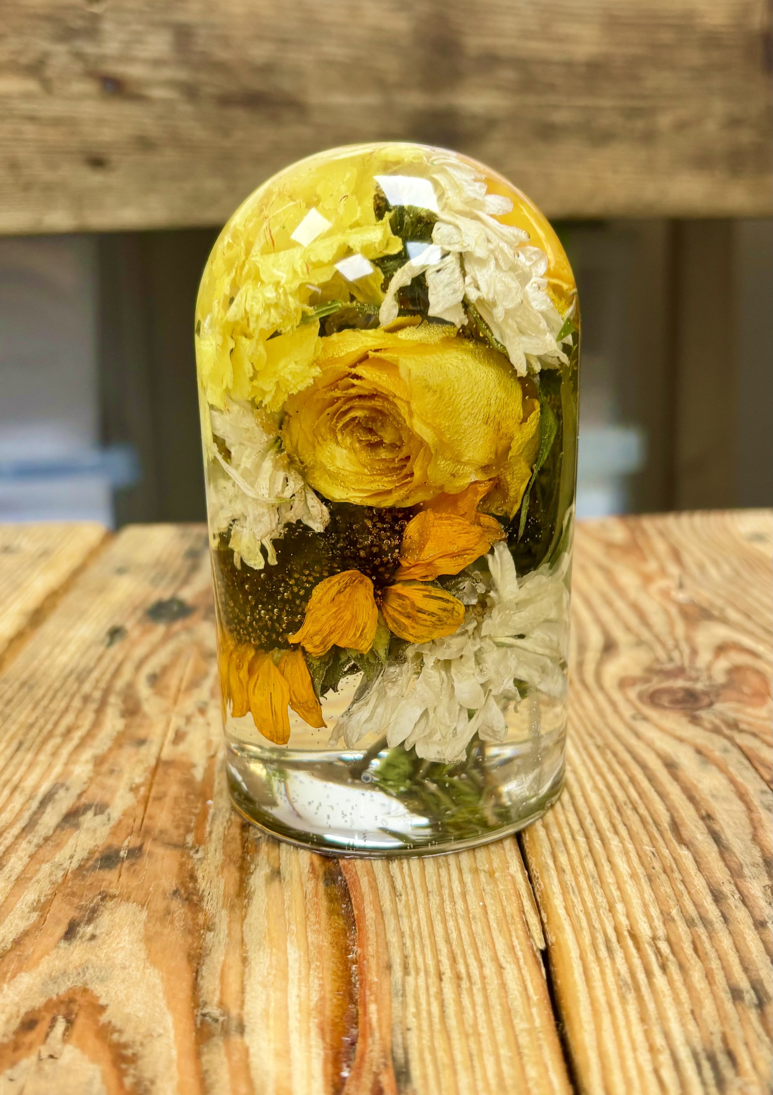 Cylindrical Flower Preservation – 6 × 3 Inch Resin Keepsake (Wedding or Funeral Bouquet)