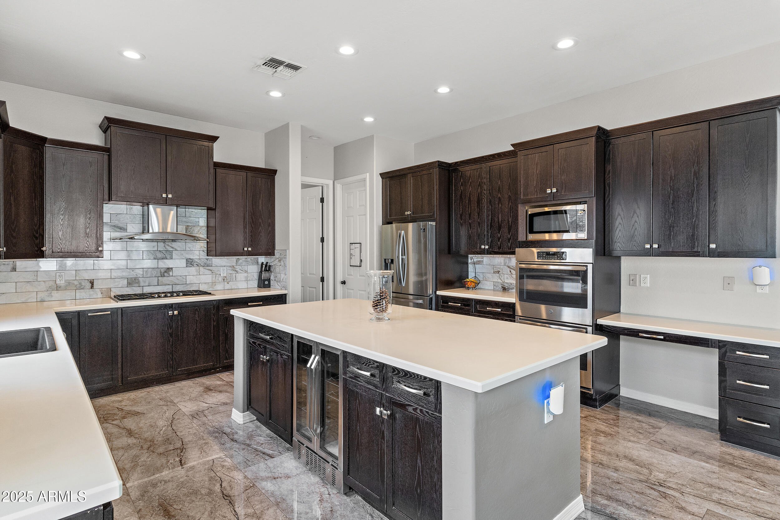 2822 E Cliffton Gilbert 2.jpeg