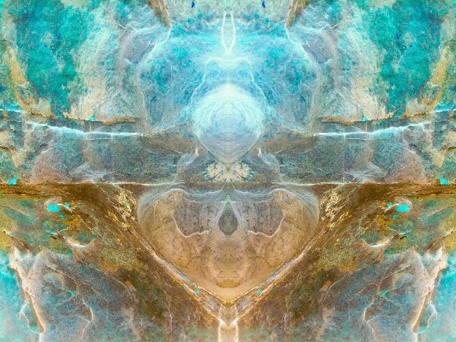 Sample images of The Bressani Oracle card deck 