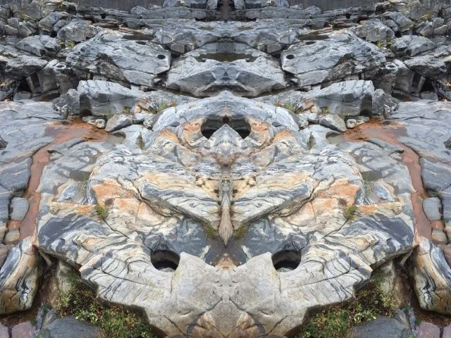 Sample images of The Bressani Oracle card deck 