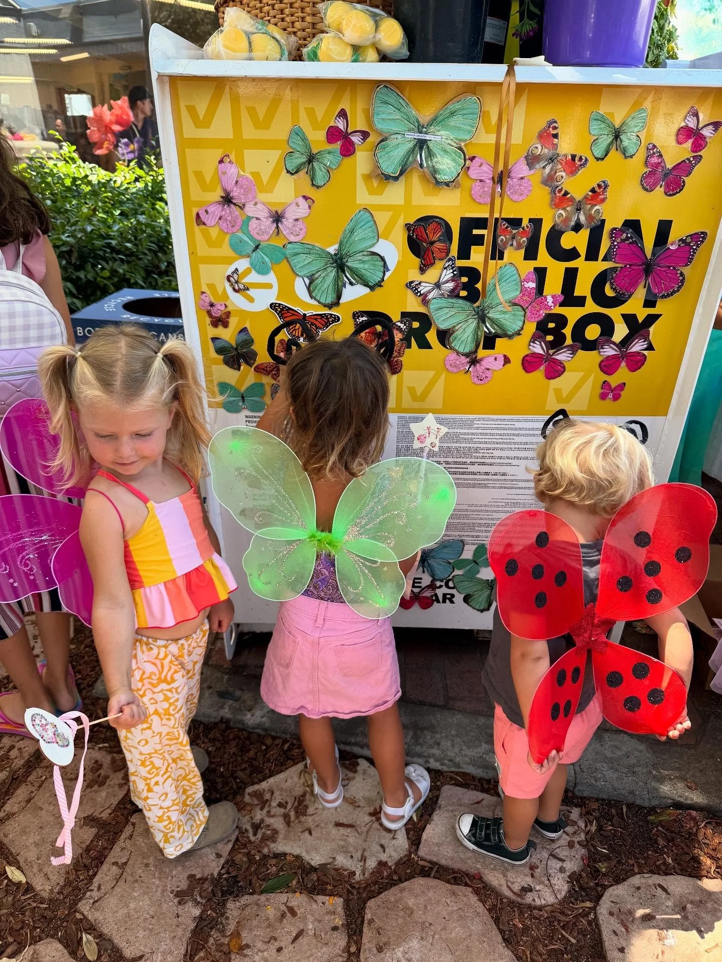 Fairies spotted!!!! 🪄 Magic happening all around at the Butterfly &amp; Fairy Festival 🦋 Mark your calendars for Hospitality Night where the fairies will be back in FULL FORCE.🧚 December 5th 🧚&zwj;♀️