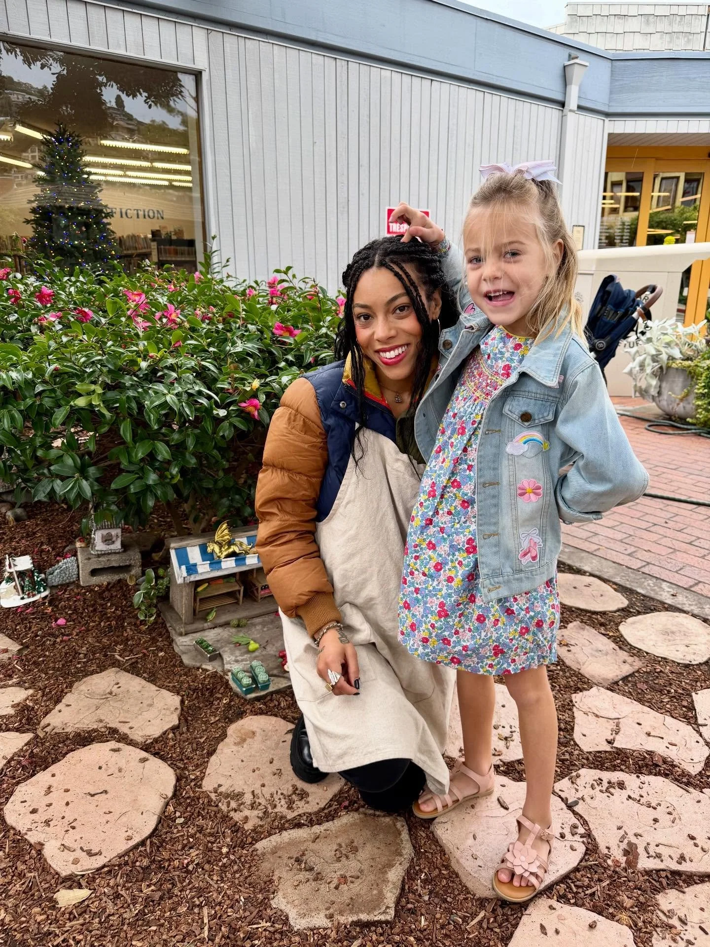 Our volunteers LOVE having visitors!! P.S. the sun is shining and it&rsquo;s a beautiful day in Laguna Beach. ☀️☀️☀️ Stop by today! #lagunabeachfairygarden