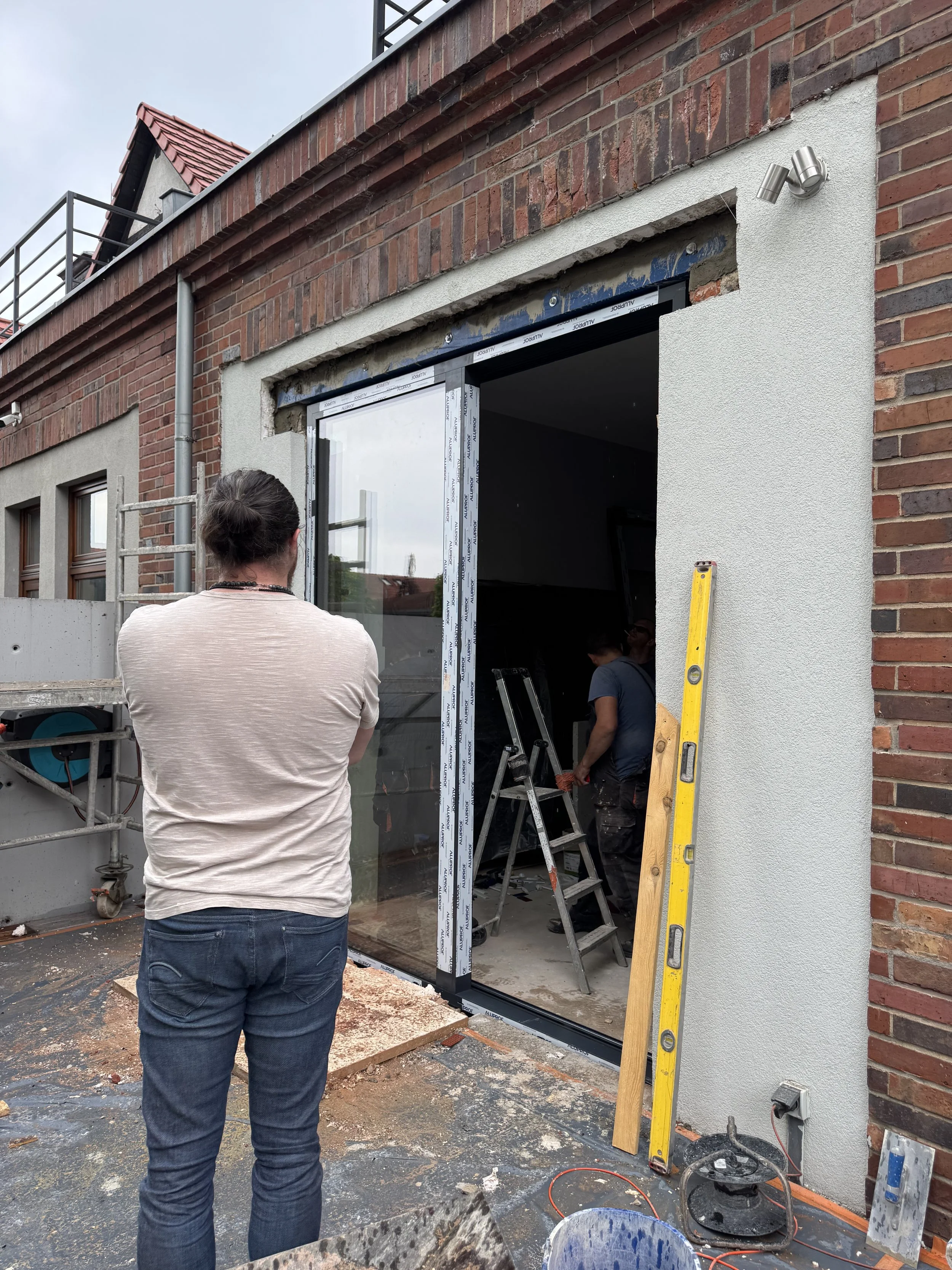 Przeróbka drzwi balkonowych w systemie aluminiowym wraz z wzmocnieniem nadproża