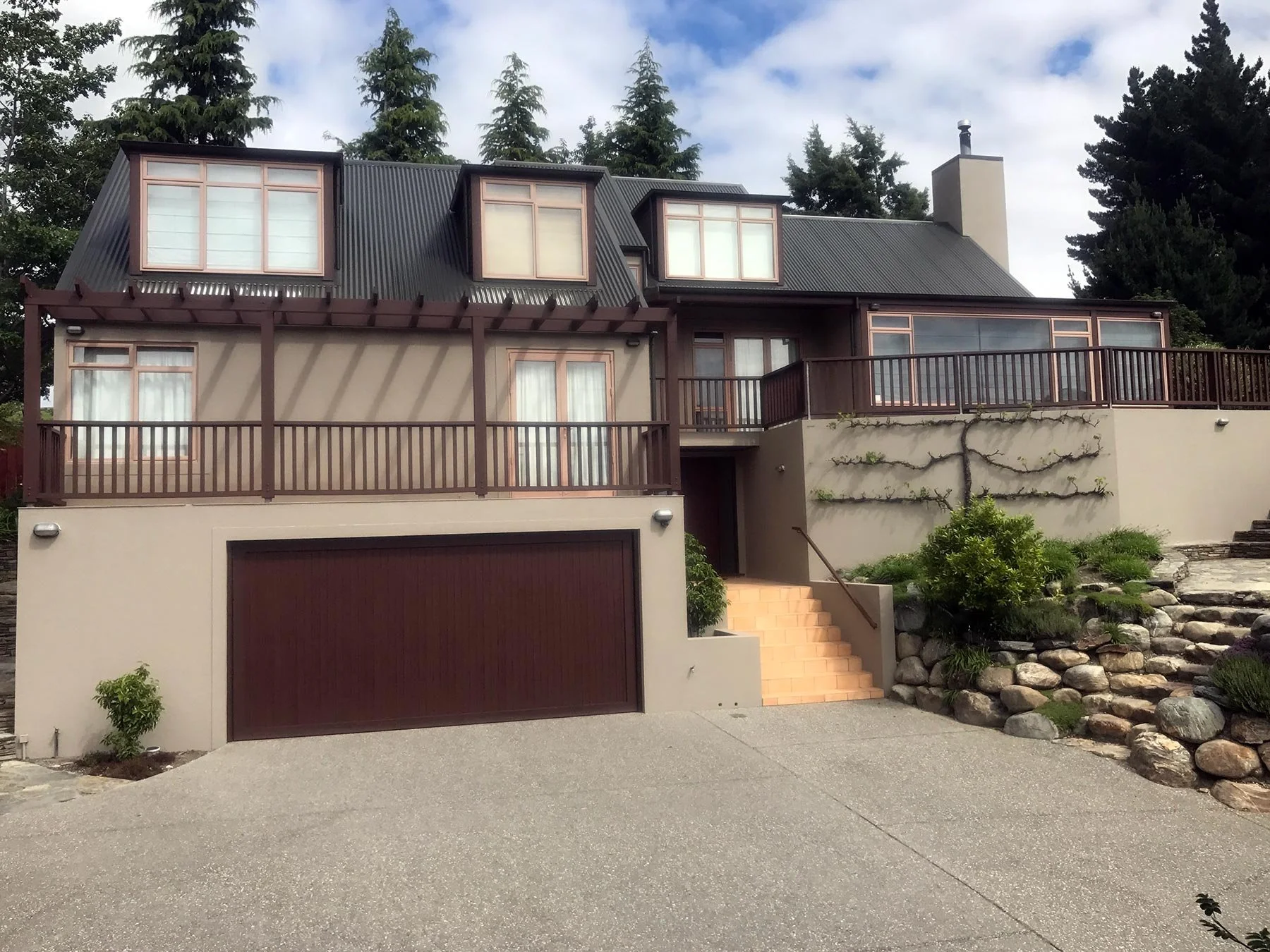 House-outdoor.jpg