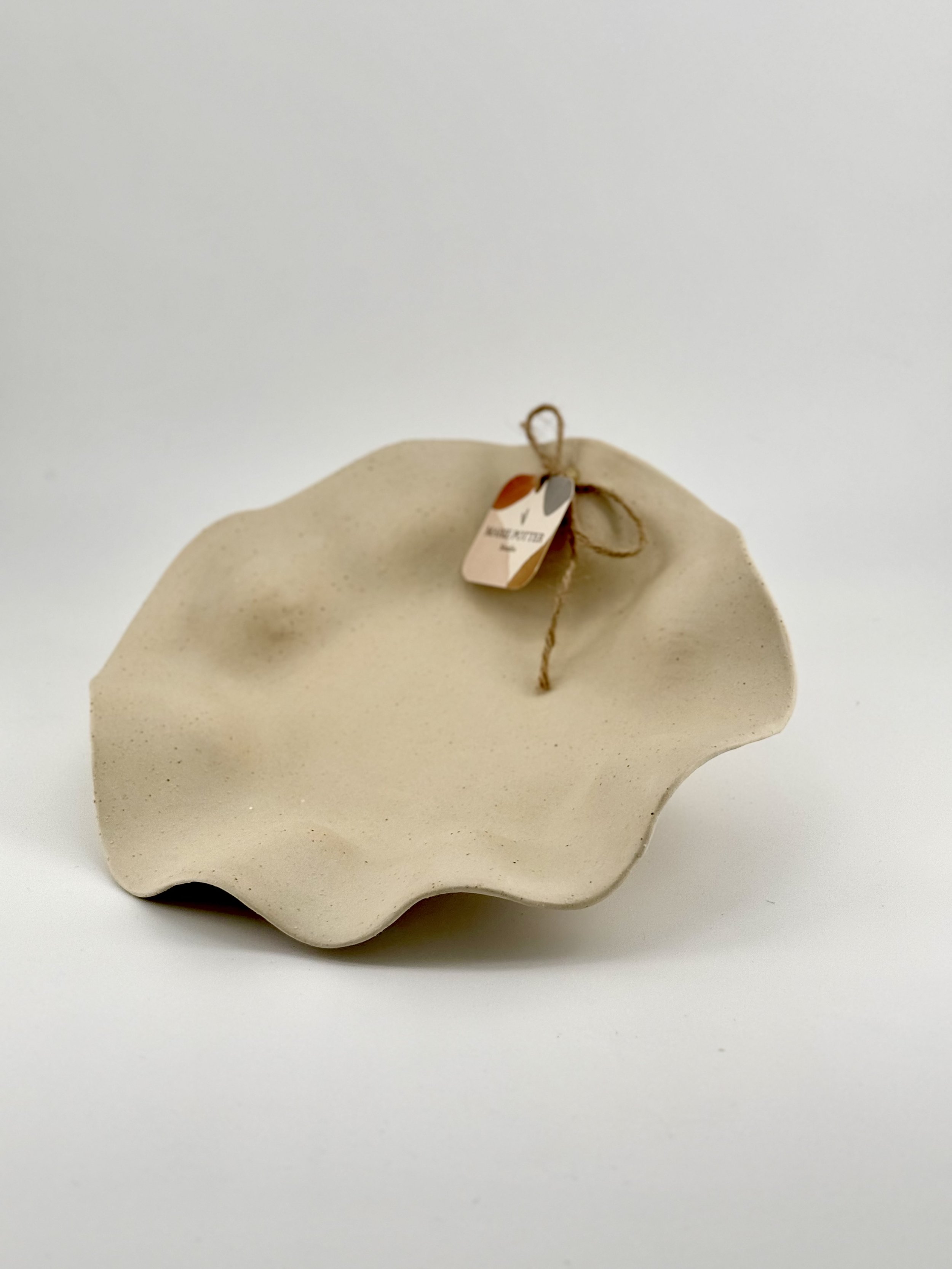 Assiette ondulée - Blanc mat