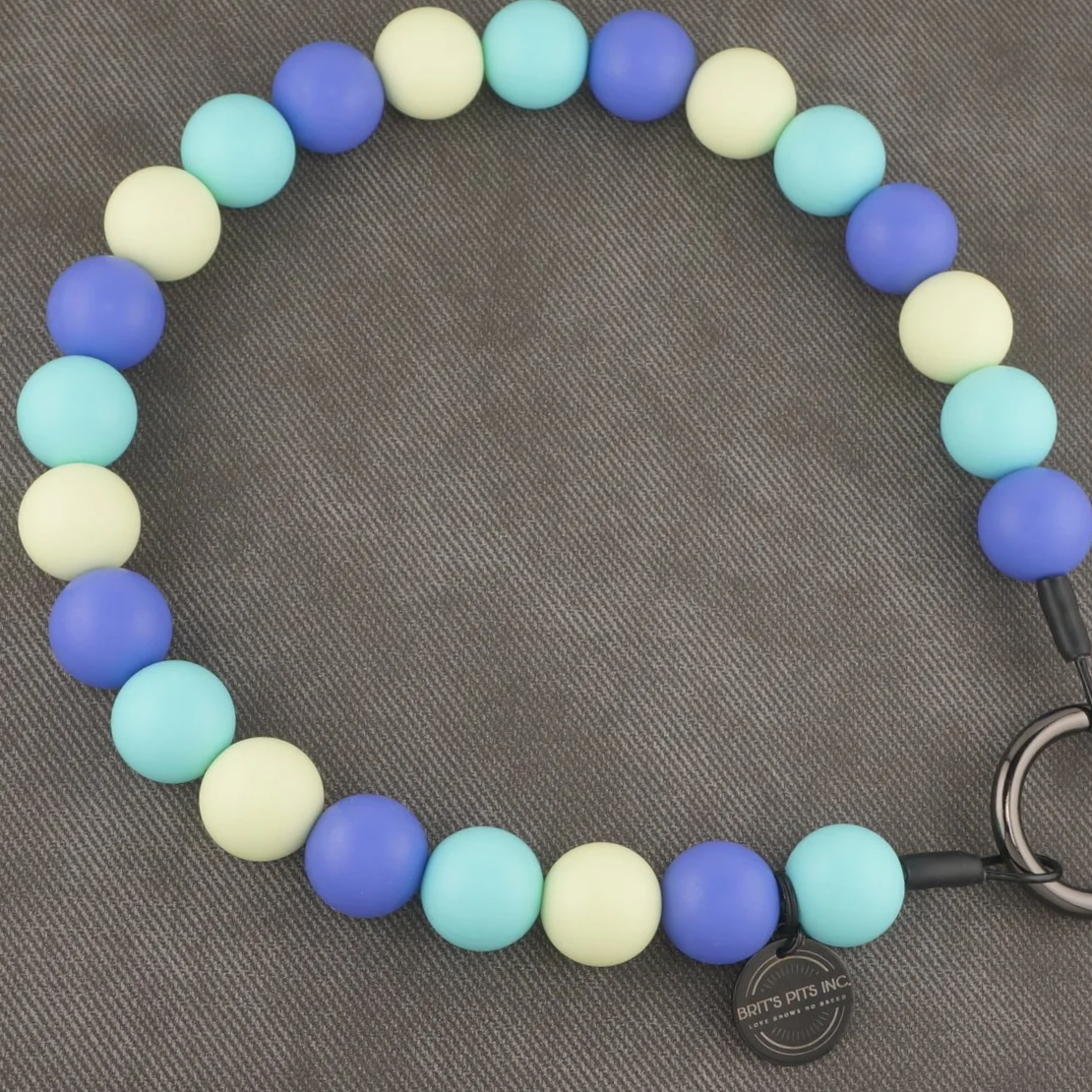 Stylish spring custom beaded dog collars and necklaces near you.