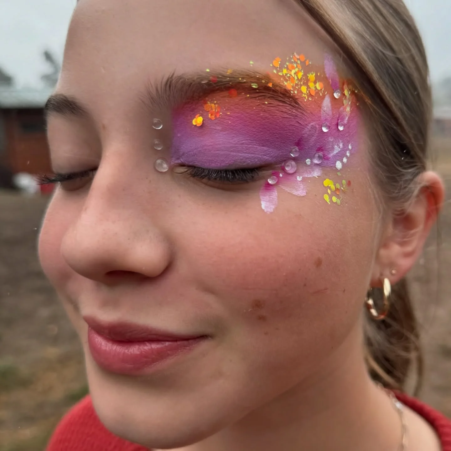 Sunset eye face paint with water droplets 🫧💧☀️

So pretty, so demure 💅🏼 

Book us for your next event or party!
🌈 Face painting 
🪶 Feather hair extensions 
🙌 Sensory play
🫧 Giant bubbles 
💚 Safe + non-toxic
💌 coralcovefacepainting@gmail.com