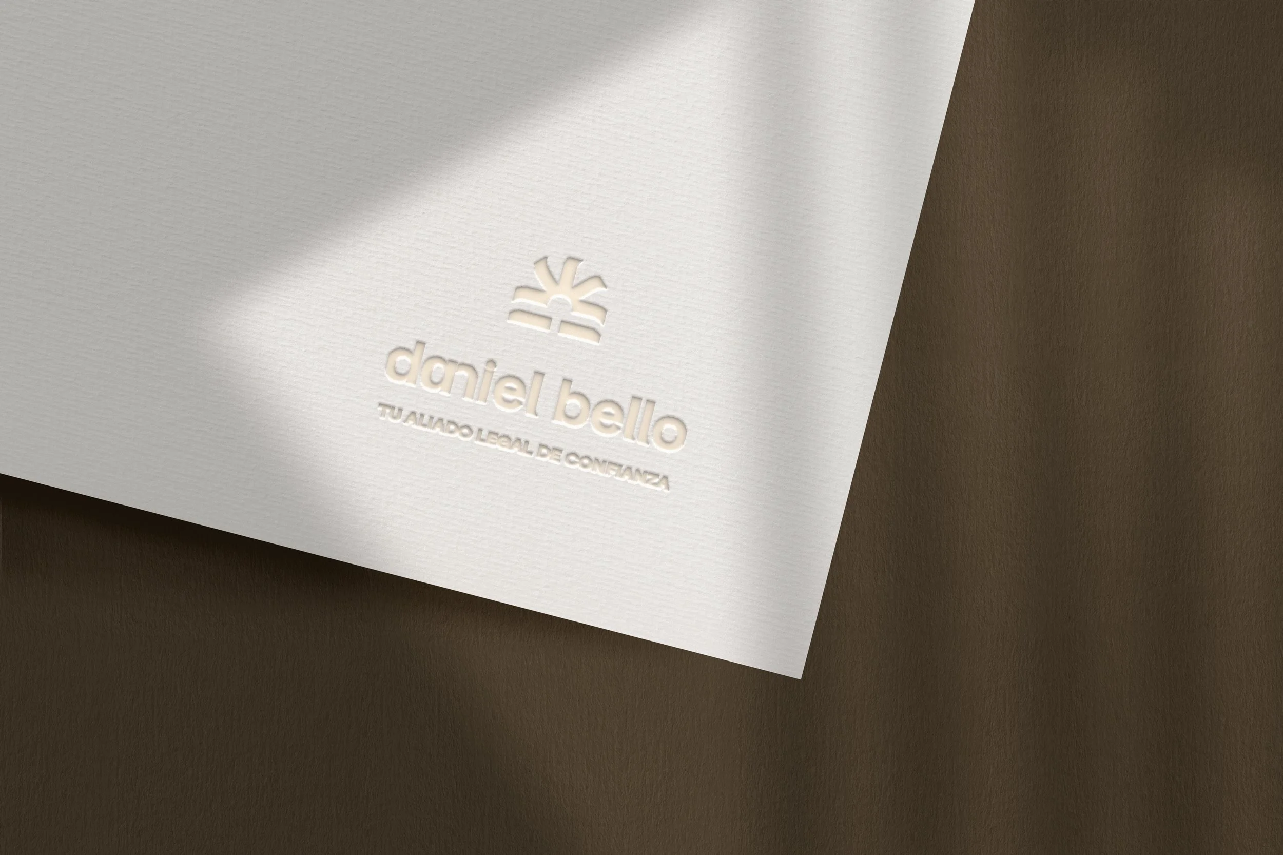 mockup-danielbello-versiones-logotipo.jpg