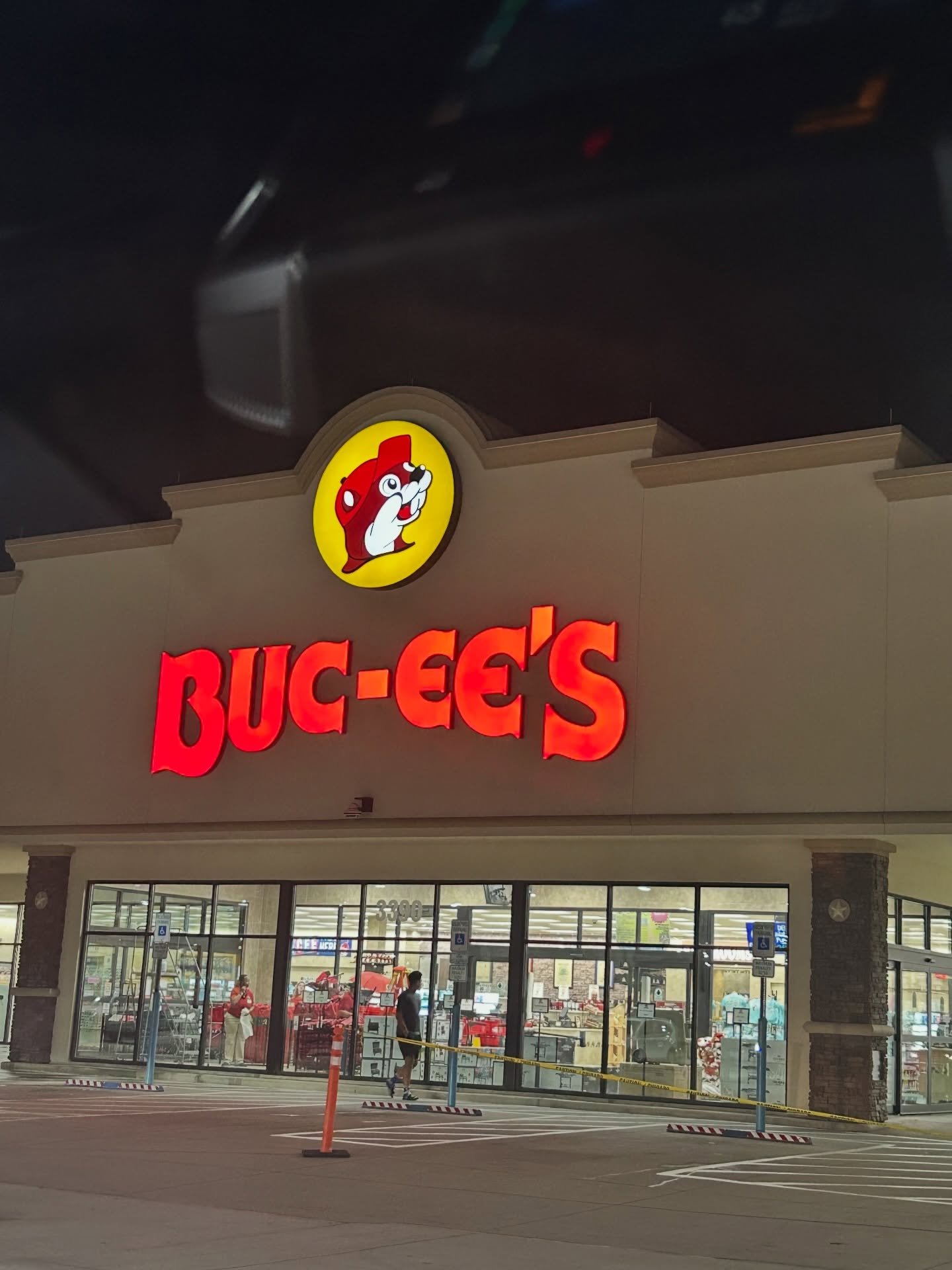 IYKYK! Everyone needs a pulled pork sandwich with the salsa 🤤🤤🤤 
Yes I know they&rsquo;re not kosher 🙄
#bucees #roadtrip #worktrip #contentcreator