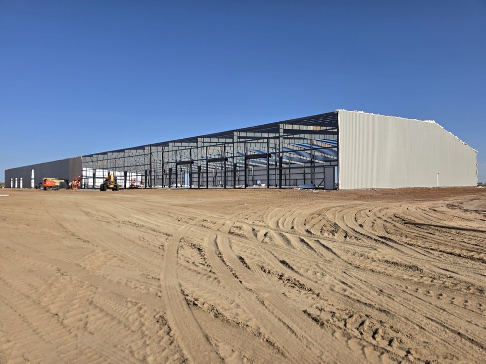 Pre-engineered metal building steel erection on a 300,000 SF data center support campus north of Dallas, Texas, by Terrapin Construction Group