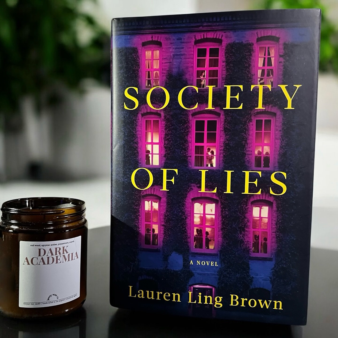 ๐ฏ๏ธ BOOK REVIEW ๐ฏ๏ธ
“How often, in the world, is silence what allows horrible people to get away with their crimes?”
SOCIETY OF LIES
By: Lauren Ling Brown
How far would you go to belong?
Maya has returned to Princeton for her 10 year