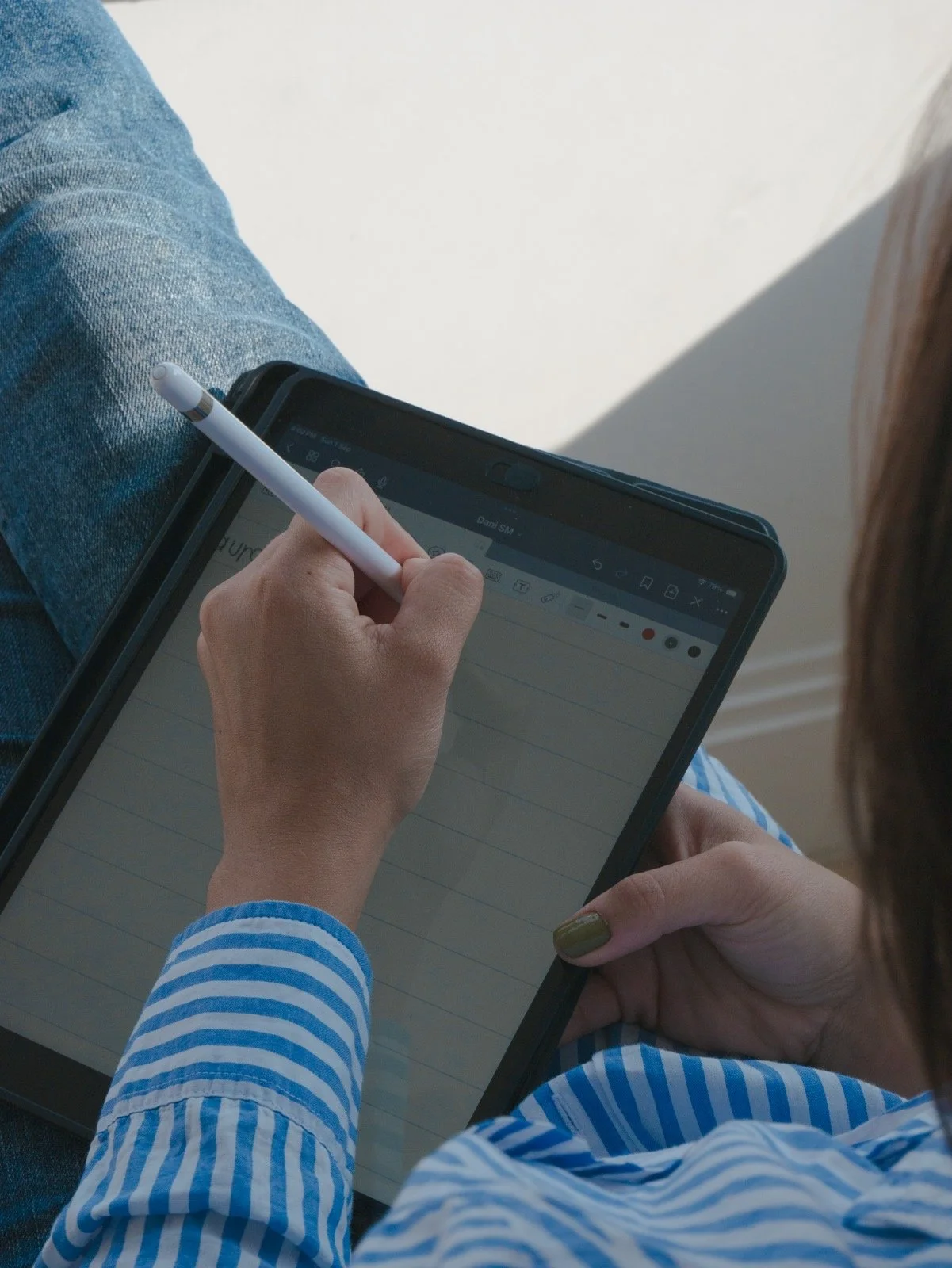 online CBT therapy session for expats and people living abroad