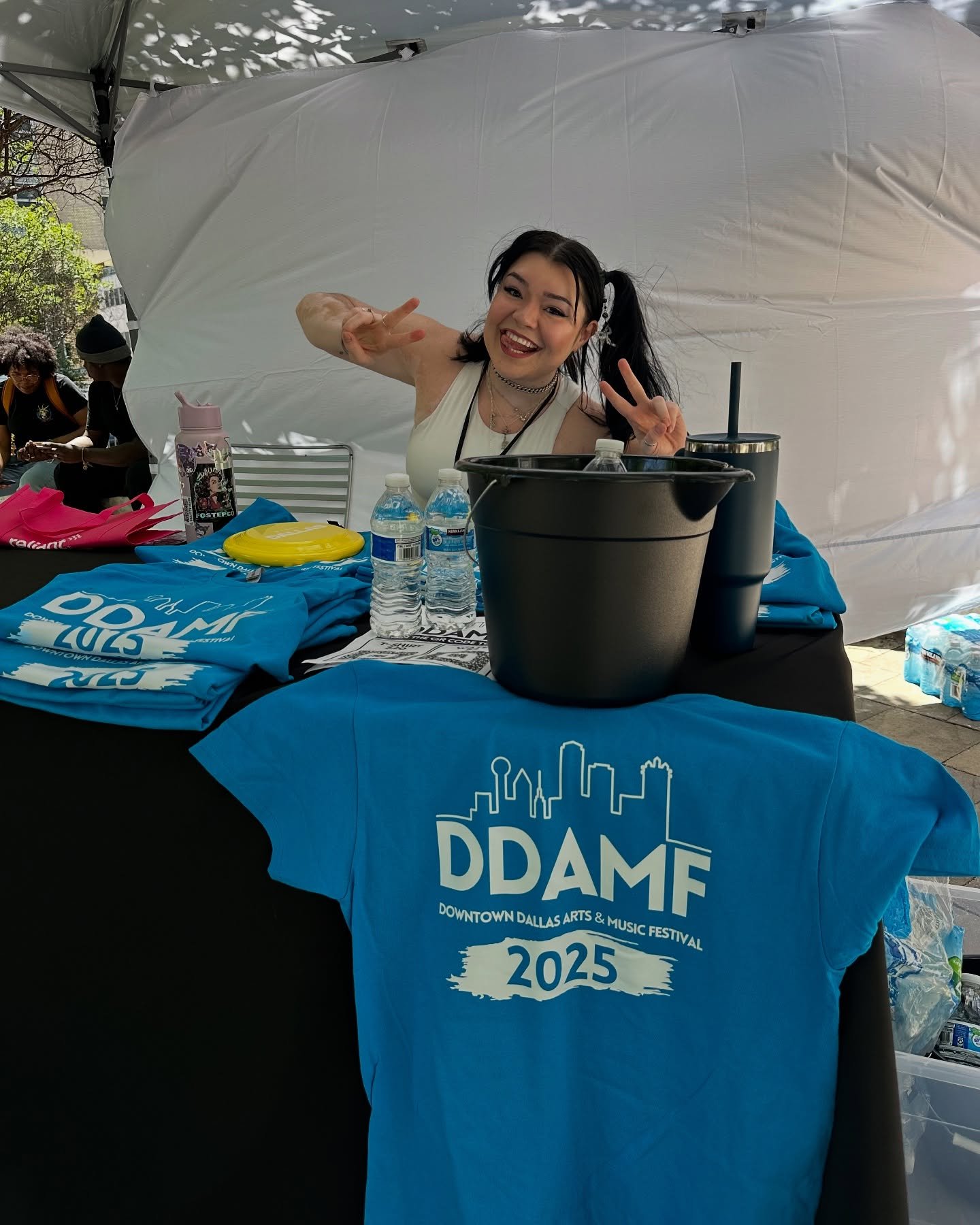DDAMF Day 1 was a vibe!! 🎨🎶 

From amazing live music to incredible local art, the energy was unmatched. If you missed it, don&rsquo;t worry&mdash;Day 2 is coming in hot! 🔥 Bring your crew and come join the fun! 🎉
.
.
.
#ddamf #DallasEvents #Dall