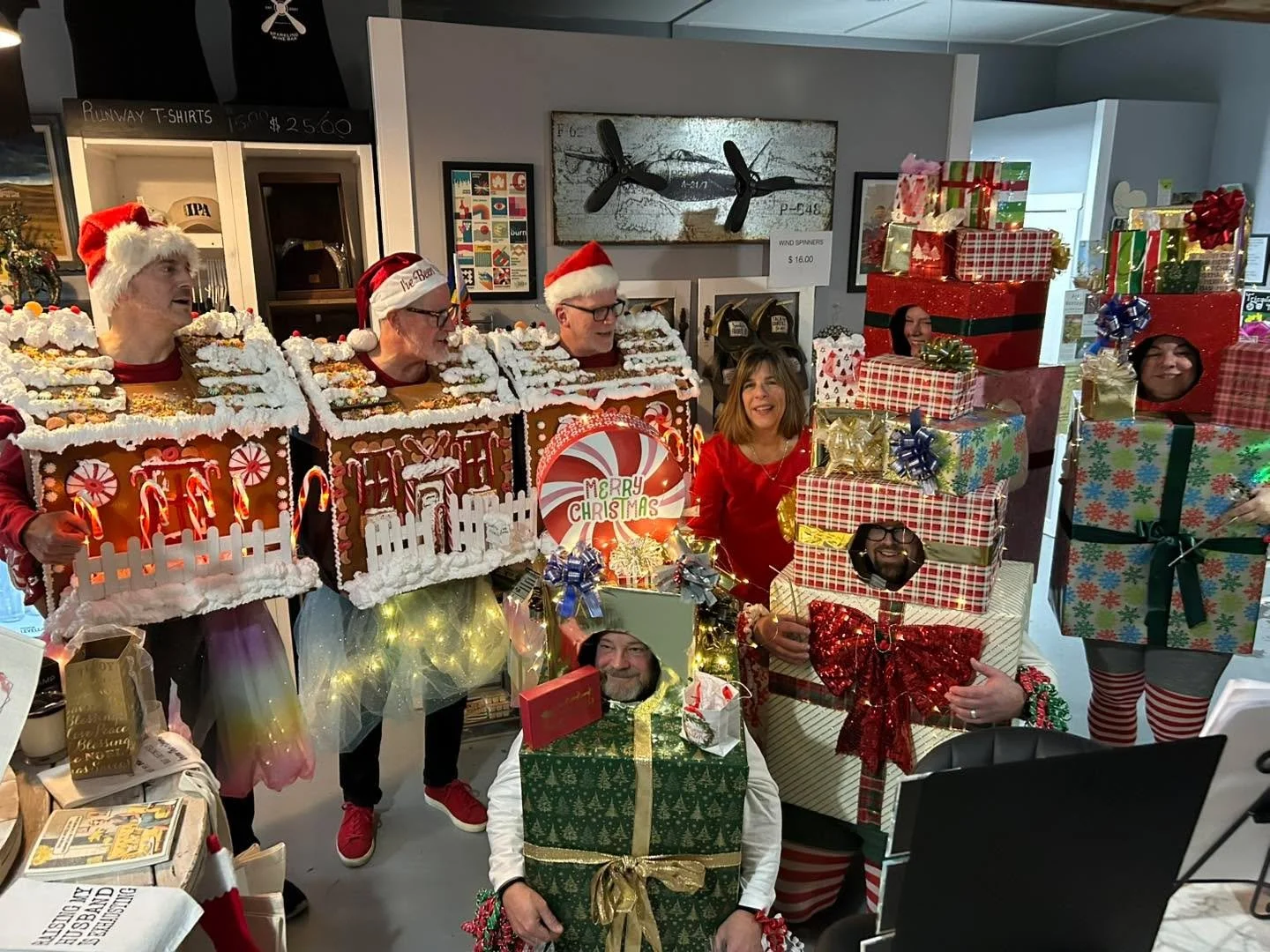 🎄✨ Hope everyone had a Merry Christmas! ✨🎄

Runway Market is closed today, but we&rsquo;ll be back open tomorrow (Saturday).
Thank you so much for all the love and support this holiday season &mdash; we truly appreciate our amazing community. 🥂💛