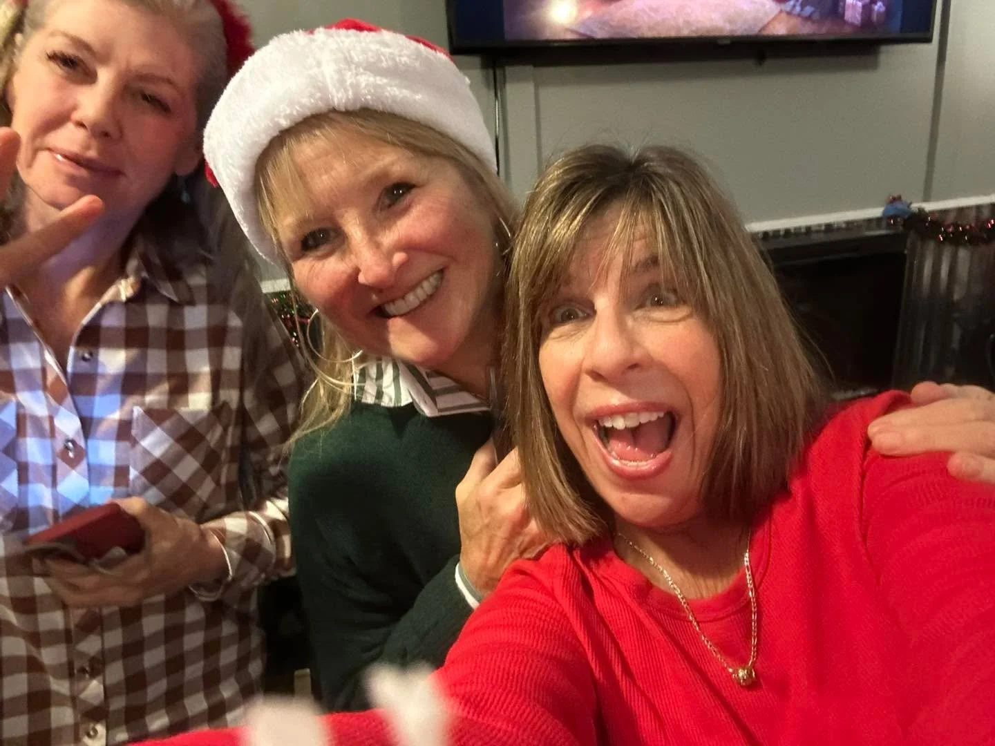 Guess who&rsquo;s back?! CATHY!!! 💛
The market is open and ready for you. Stop in, grab a glass, catch up, and make it a good moment with us today 🥂