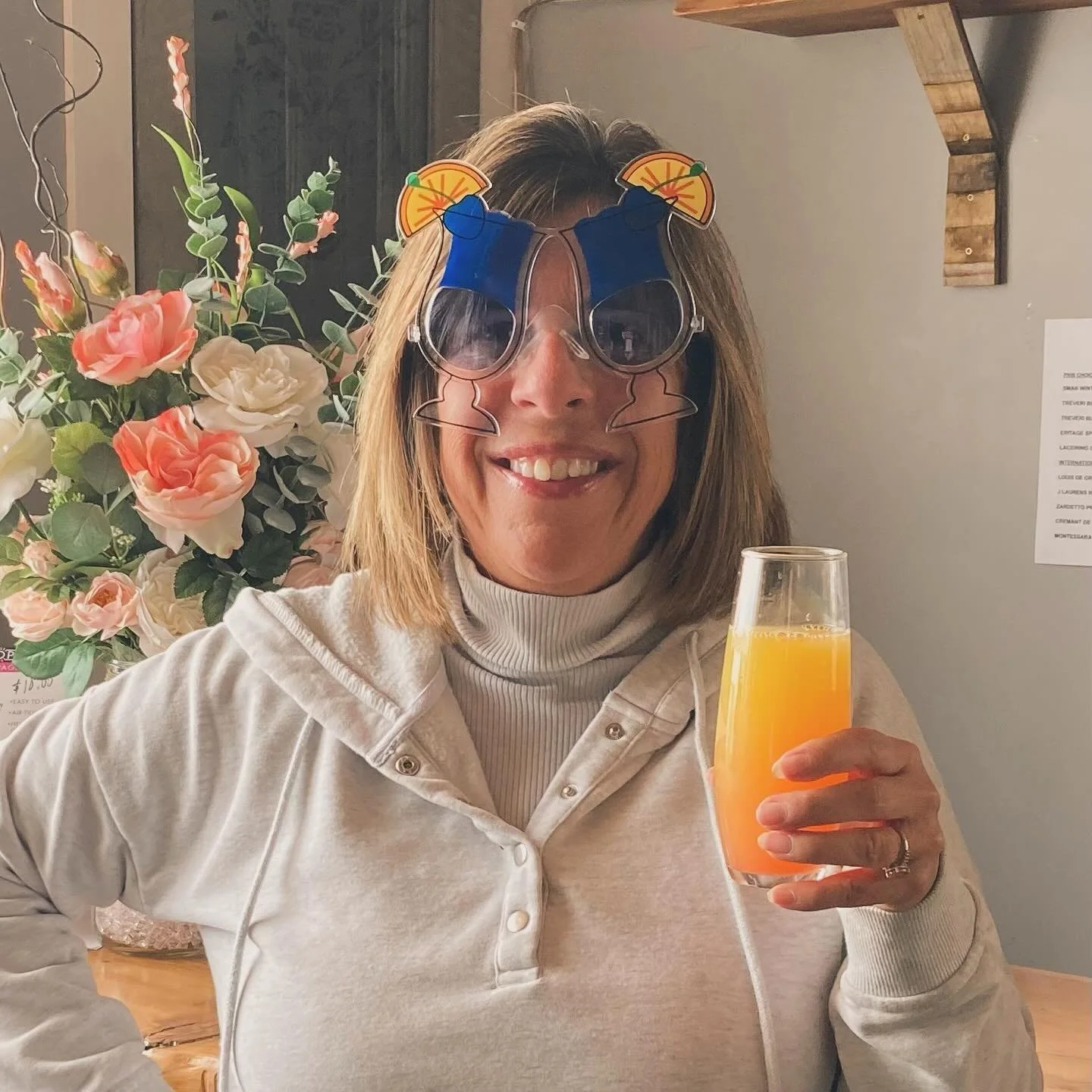 🥂✨ Mimosas with Cathy just hit different! ✨🥂
Come on in, raise a glass, and show Cathy some love by supporting your favorite local spot. Bubbles, smiles, and good vibes are always on the menu! 💛

⏰ We&rsquo;re closing at 5 PM today, so swing by be