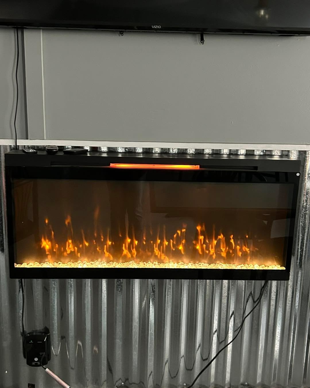 🧩🔥 Games, puzzles, and the fireplace are on in the back room!
Come sip some bubbles, get comfy, and enjoy a little friendly fun while you relax and unwind. ✨🥂