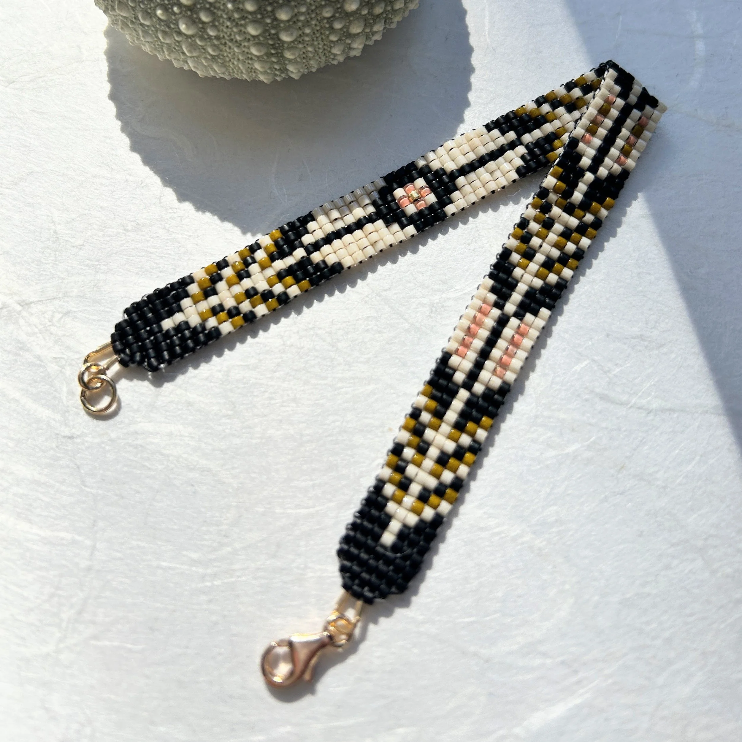 meadowloom bracelet - blackthorn