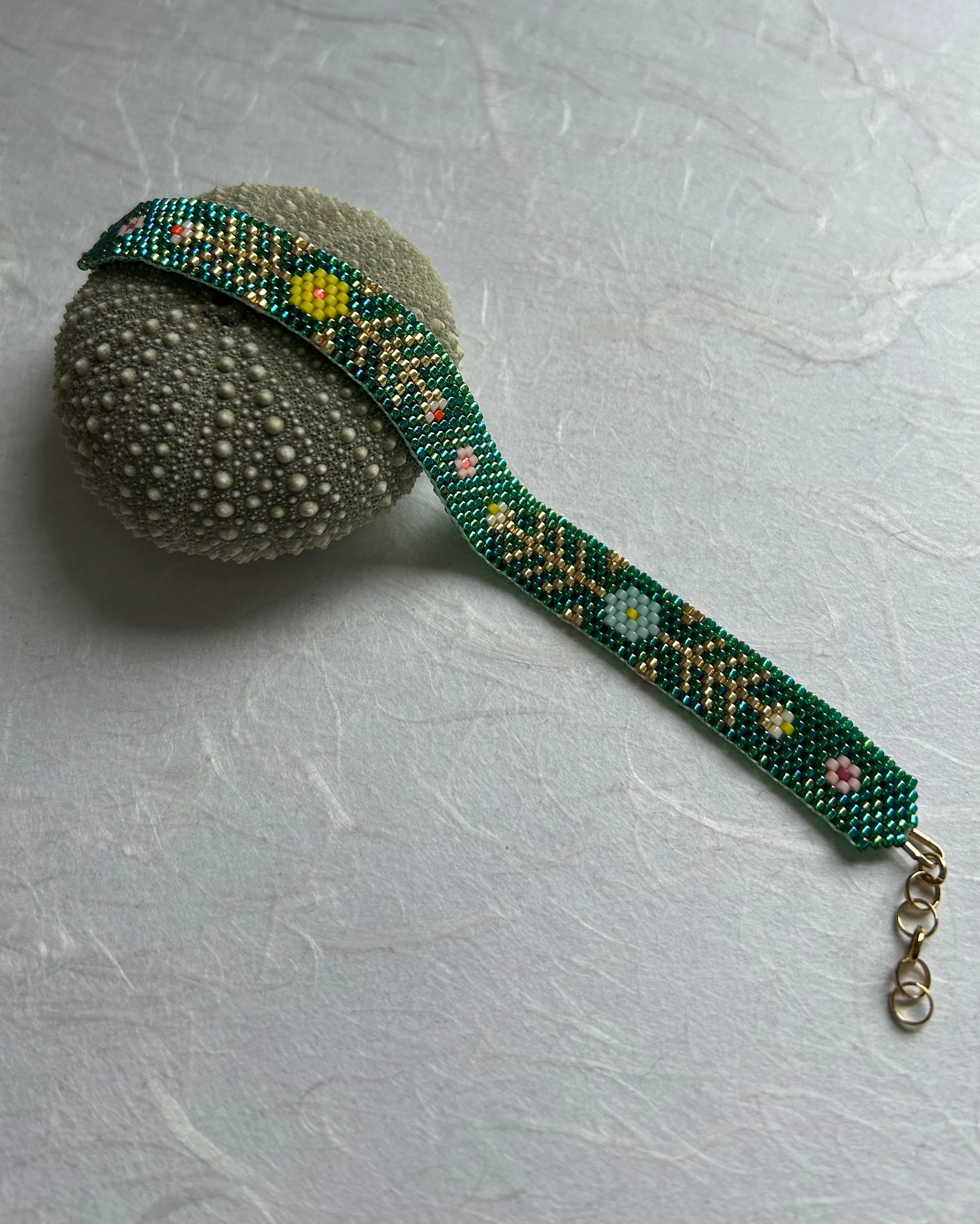 meadowloom bracelet - wildflower green