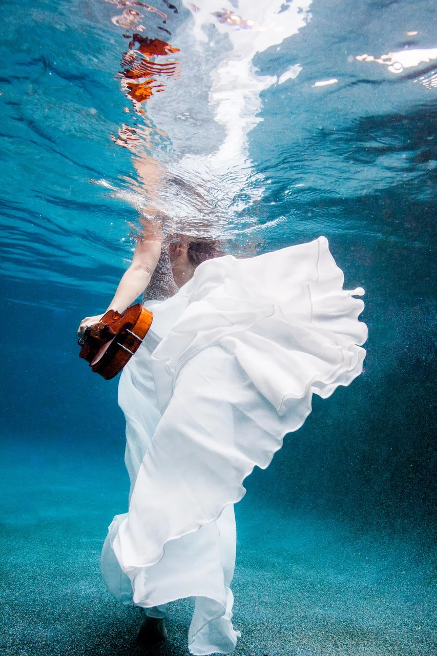 underwater-violin-photos-2018-elleGphoto-48.jpeg