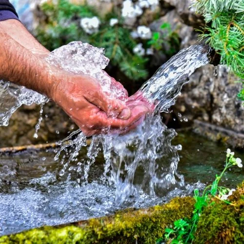 The Nomad’s Guide to Safe Water: How to Filter Water Off-Grid and Stay Healthy Anywhere