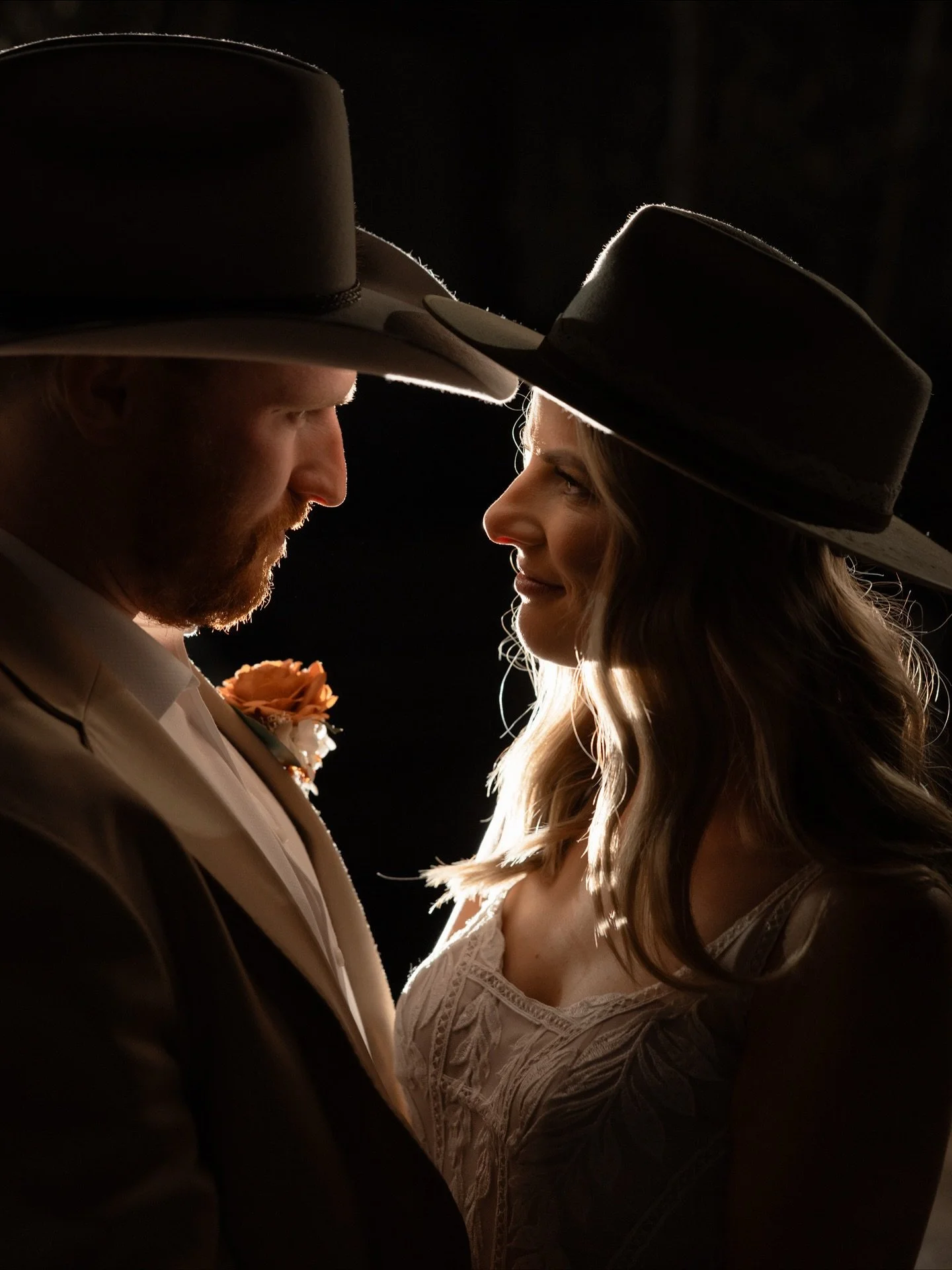 From Nandos to Clyde Park (with many a campfire and country tune shared in between), what an incredible ten years it's clearly been. On ya, Sam and Carlo. Here's to your incredible decades yet to come x

📷: @tonyevansweddings