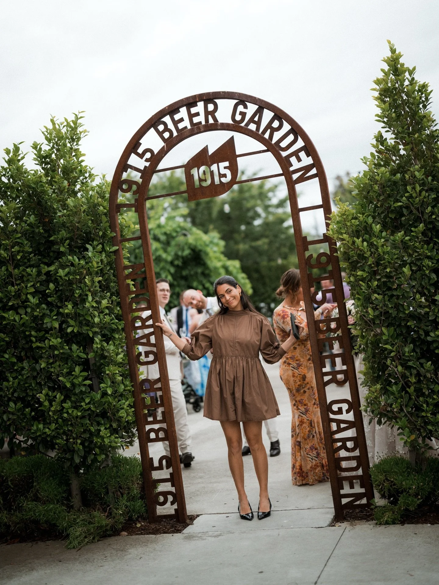 Probs best not to book me as MC if you don't want a grinning gal getting amongst it (how can you not when @deus_sax is involved) x

📷: @weddingsbyheston