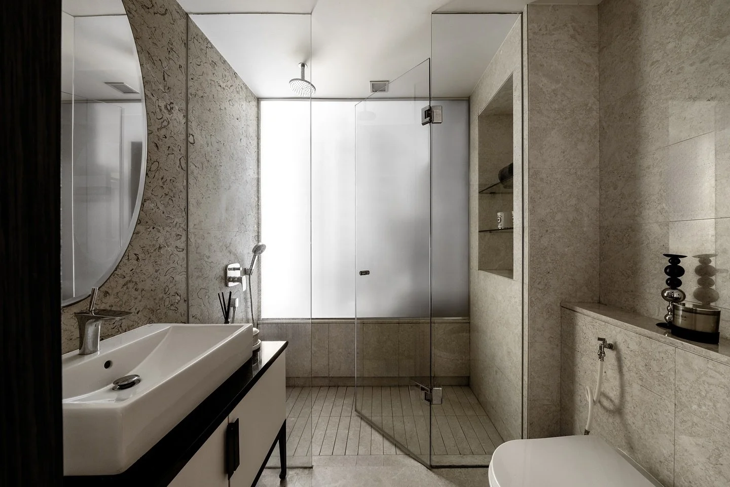 A master bath that proves less really can be more.

Project: 368 Thomson

Have a chat with our IDs to discover a house that is suited for your needs!
📞 Whatsapp +65 9431 2459: http://wa.me/6594312459

🏢 HDB Licensed Renovation Contractors
✅ CaseTru